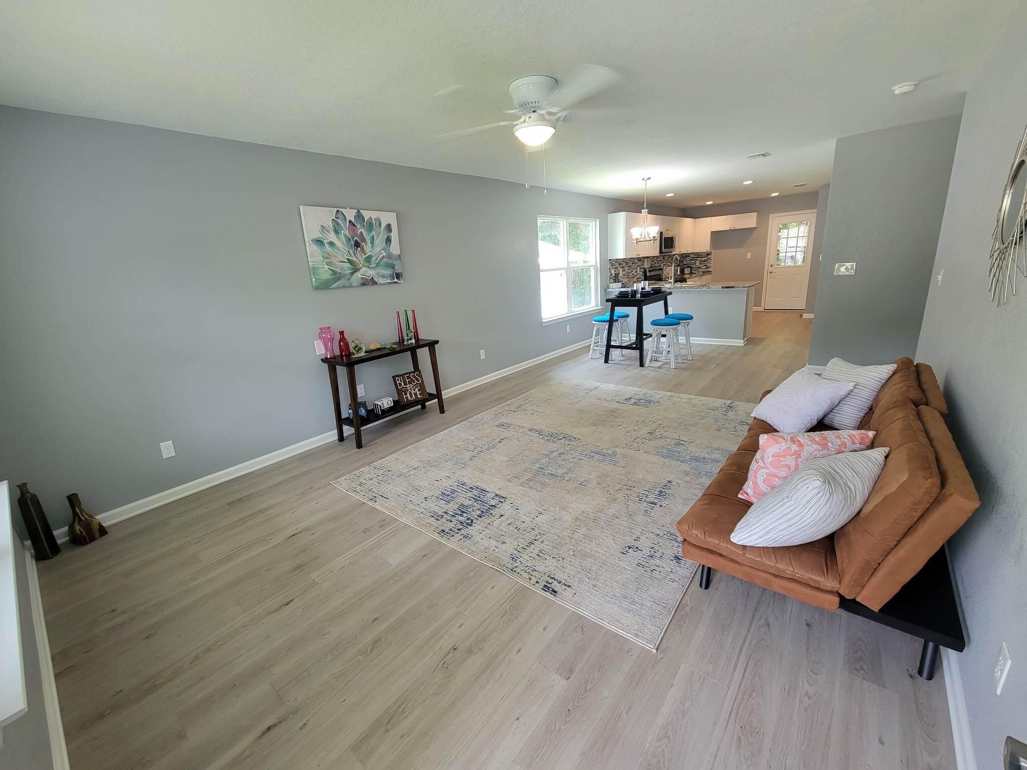 AVERITT ADDN TO CRESTVIEW - Residential