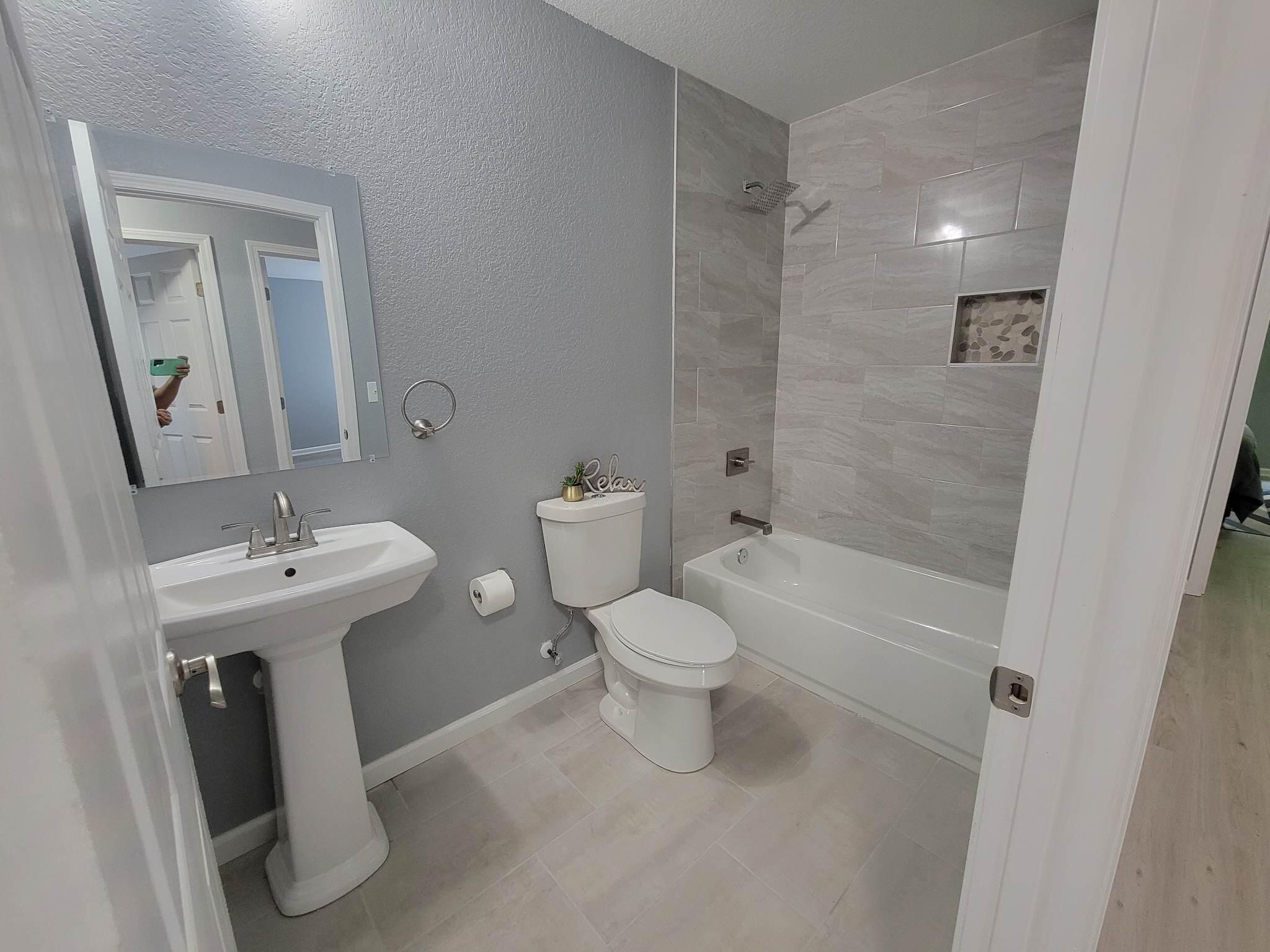 AVERITT ADDN TO CRESTVIEW - Residential