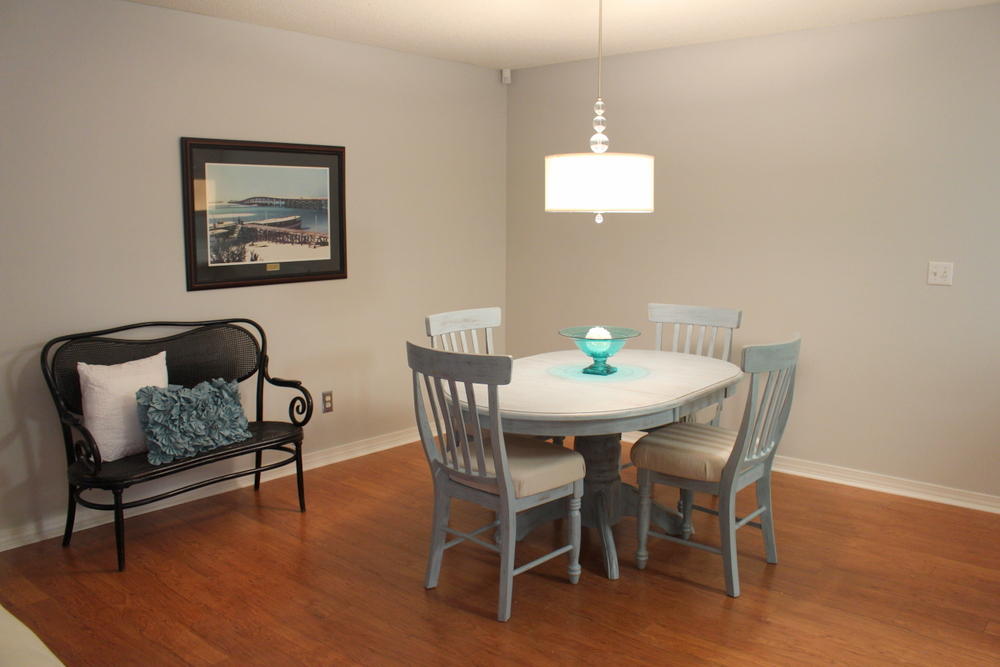 EMERALD OAKS T/H . - Residential