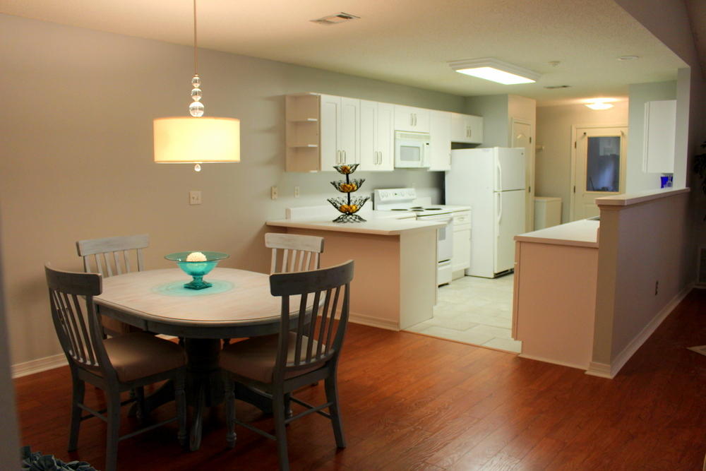 EMERALD OAKS T/H . - Residential