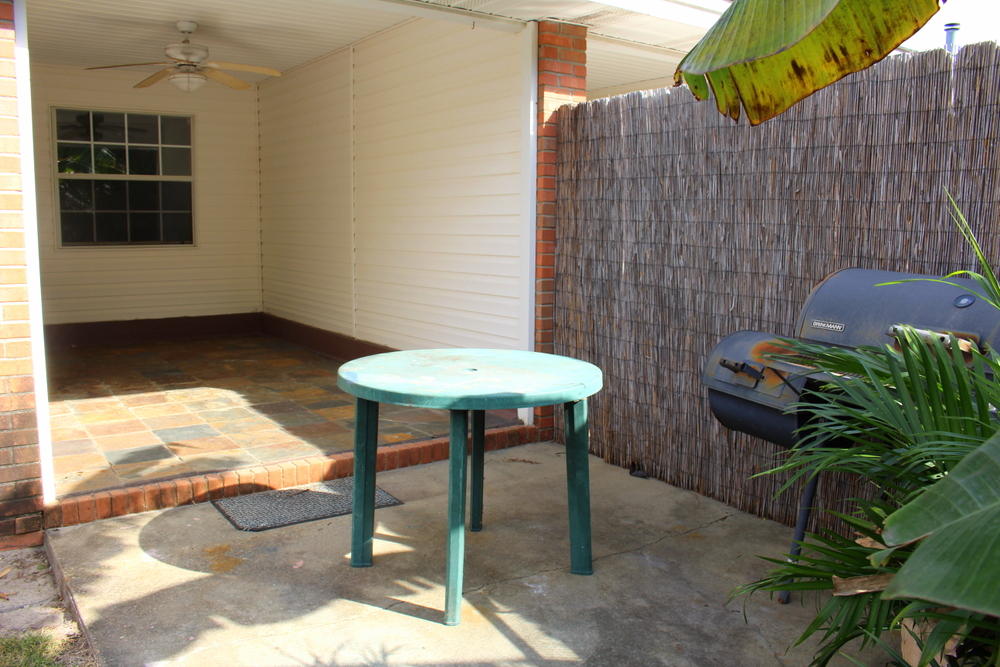 EMERALD OAKS T/H . - Residential