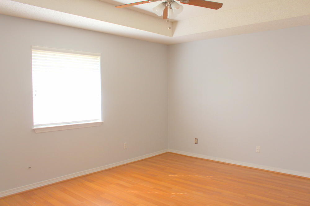 EMERALD OAKS T/H . - Residential