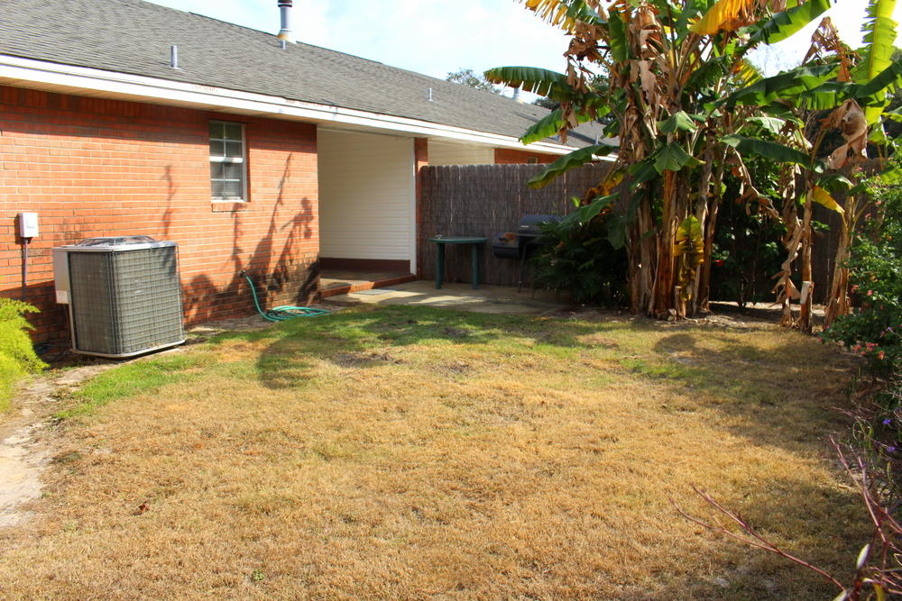 EMERALD OAKS T/H . - Residential