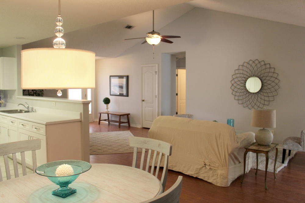 EMERALD OAKS T/H . - Residential