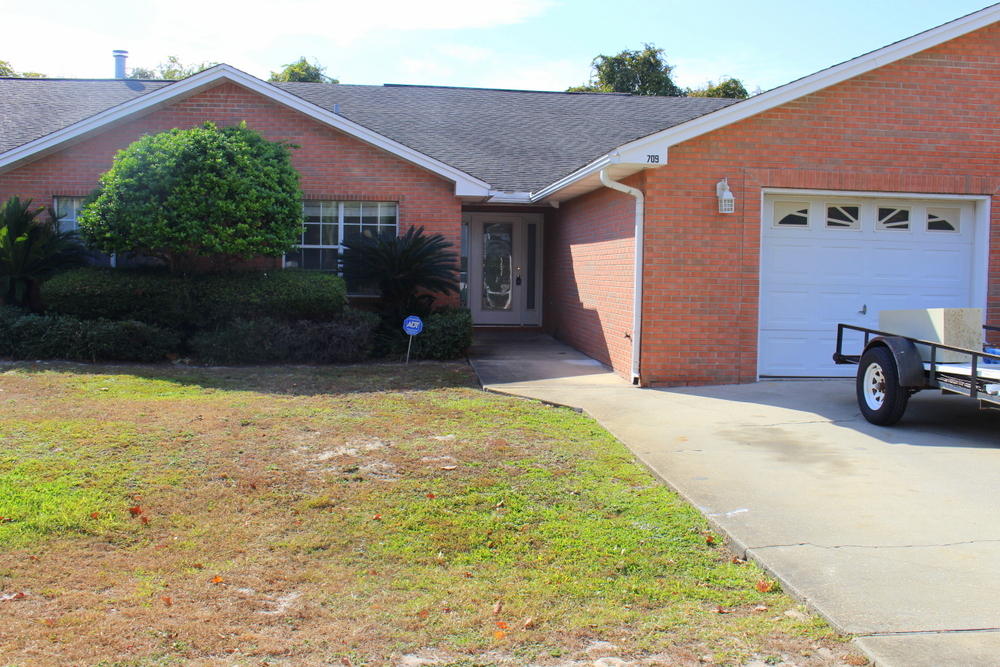 EMERALD OAKS T/H . - Residential