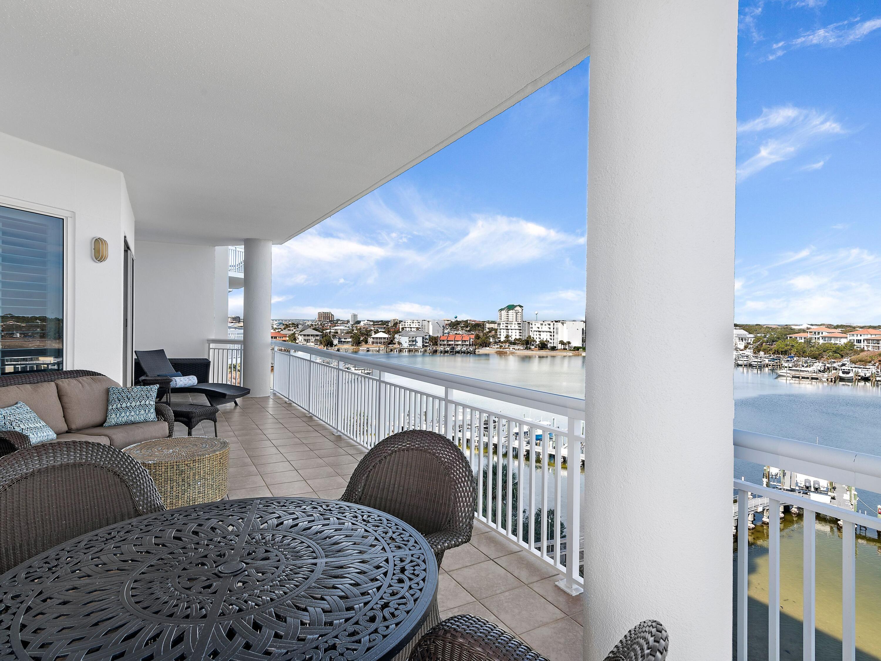 HARBOR LANDING - Residential