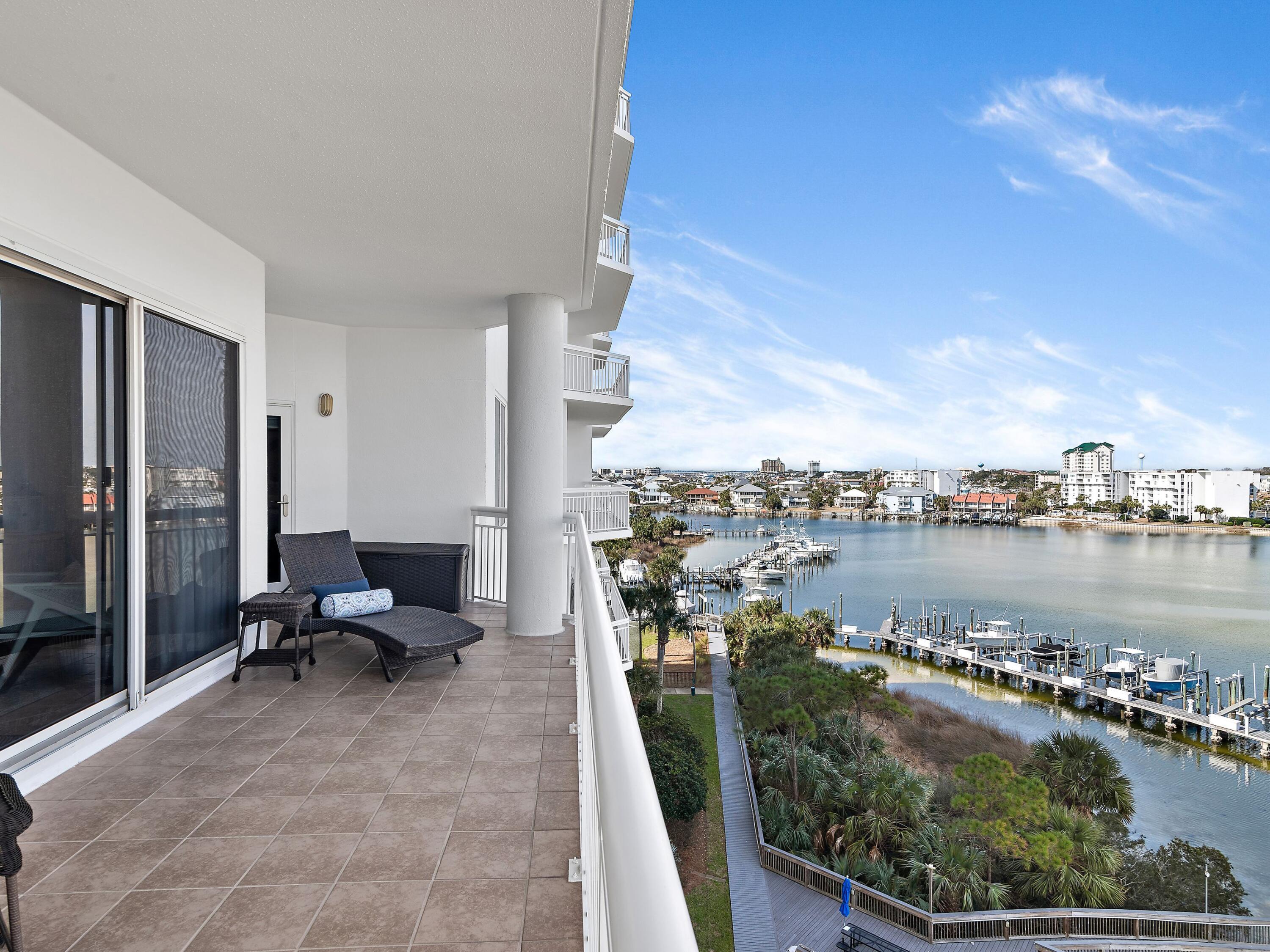 HARBOR LANDING - Residential
