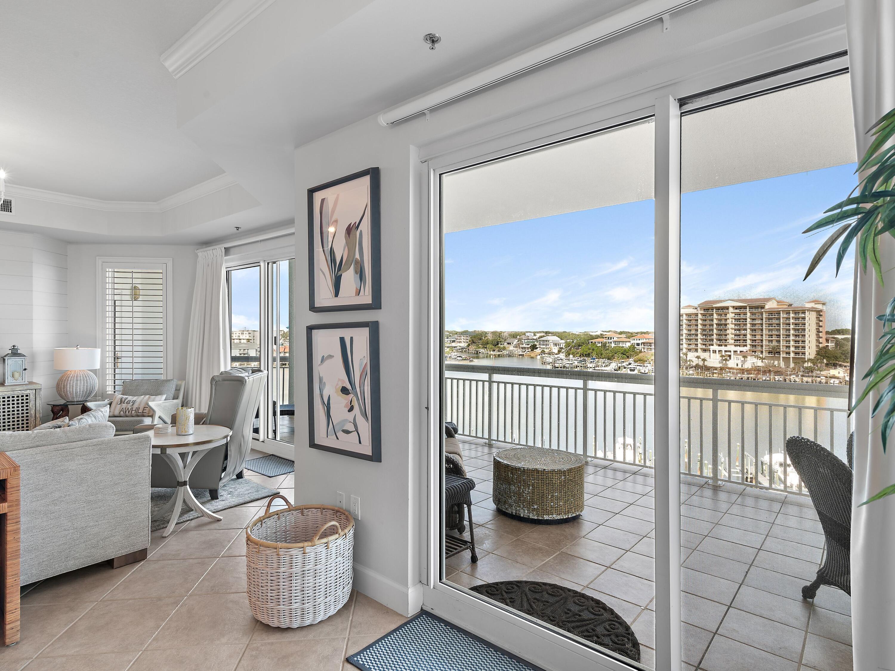 HARBOR LANDING - Residential