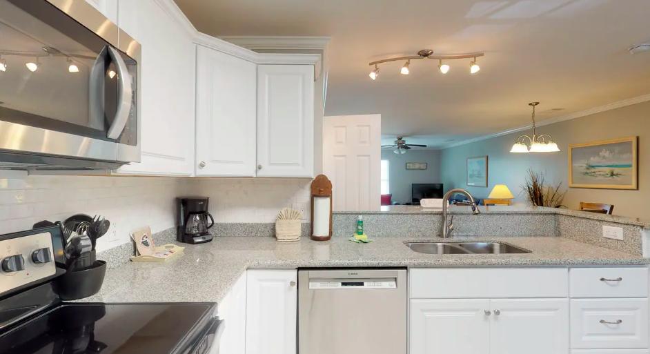 WOODLAND SHORES T/H PH 5 - Residential