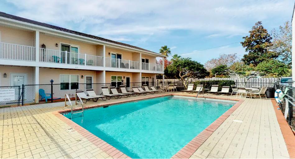 WOODLAND SHORES T/H PH 5 - Residential