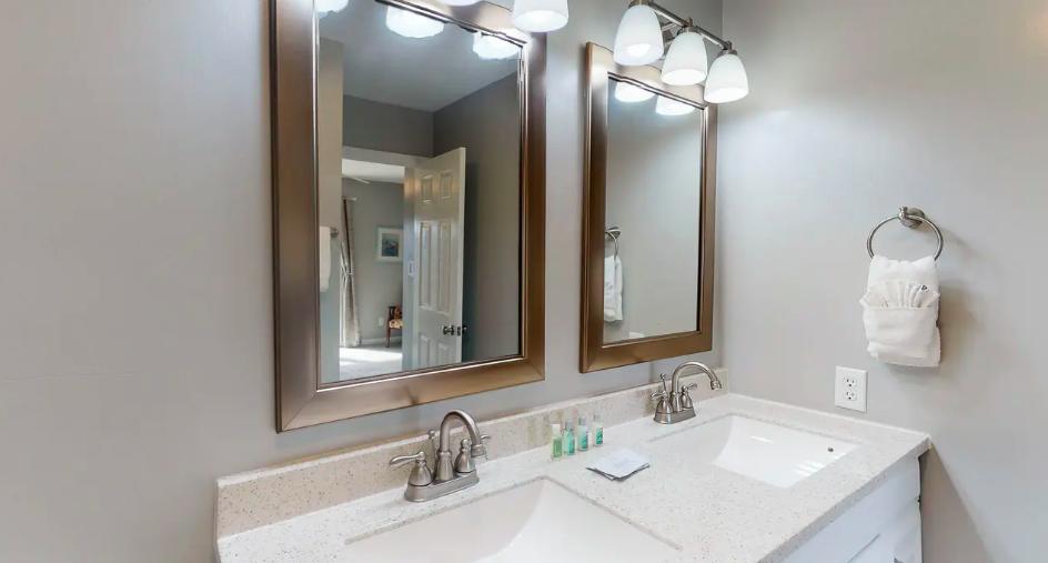 WOODLAND SHORES T/H PH 5 - Residential