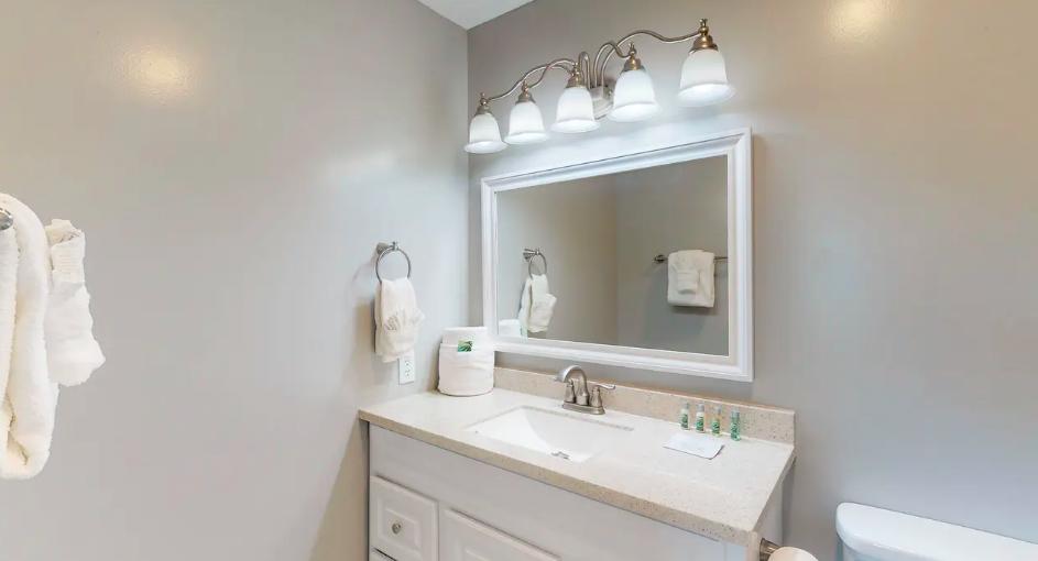 WOODLAND SHORES T/H PH 5 - Residential