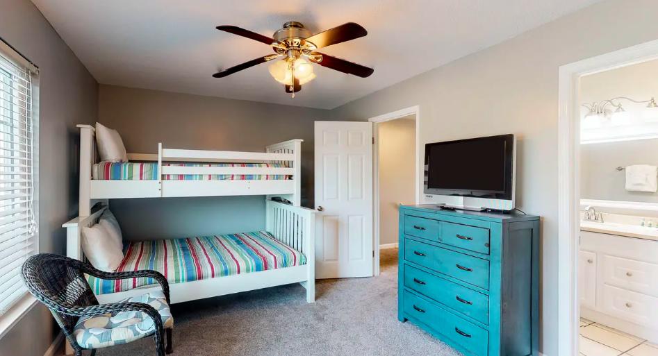 WOODLAND SHORES T/H PH 5 - Residential