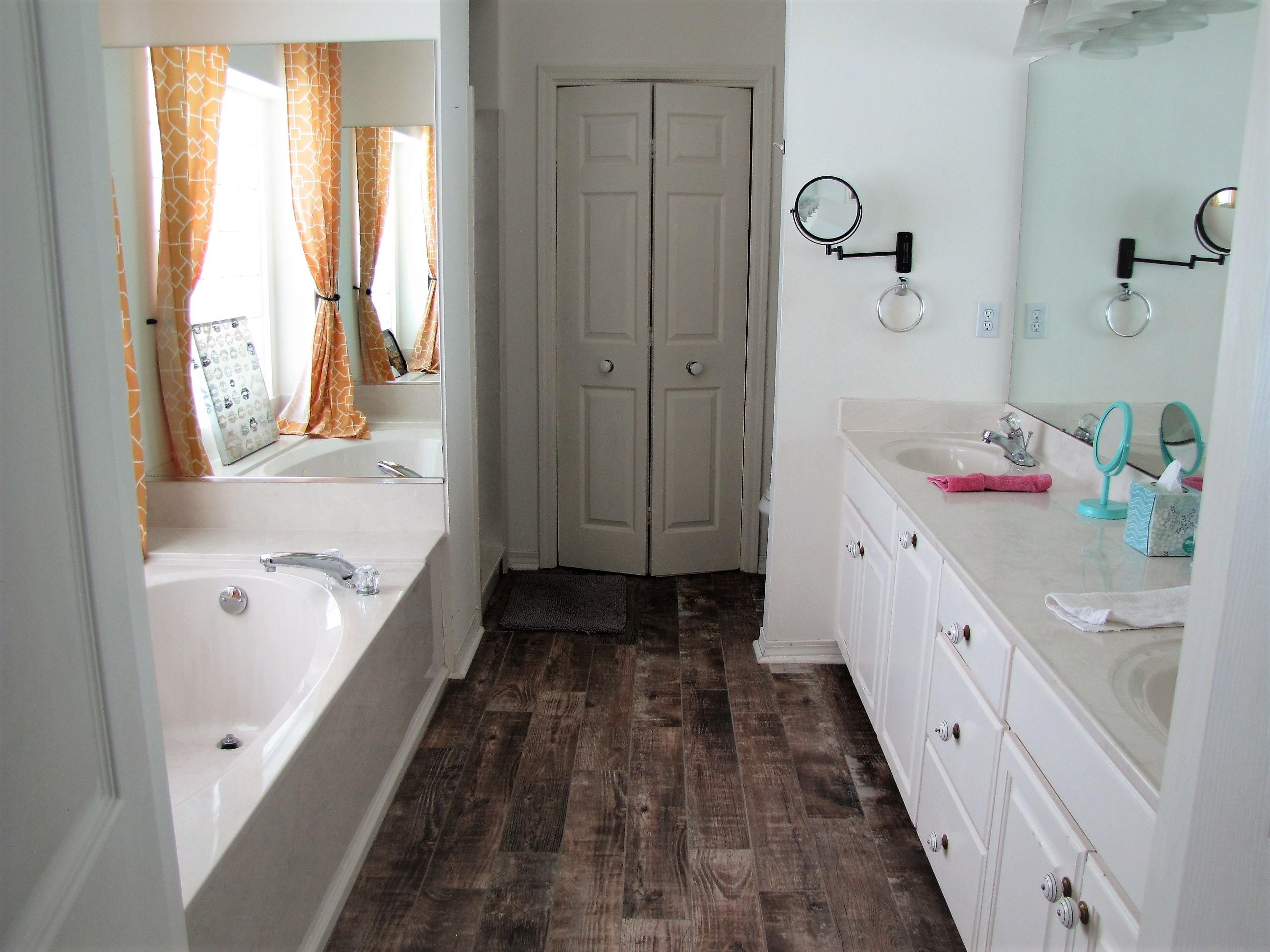 EMERALD BREEZE ESTATES - Residential