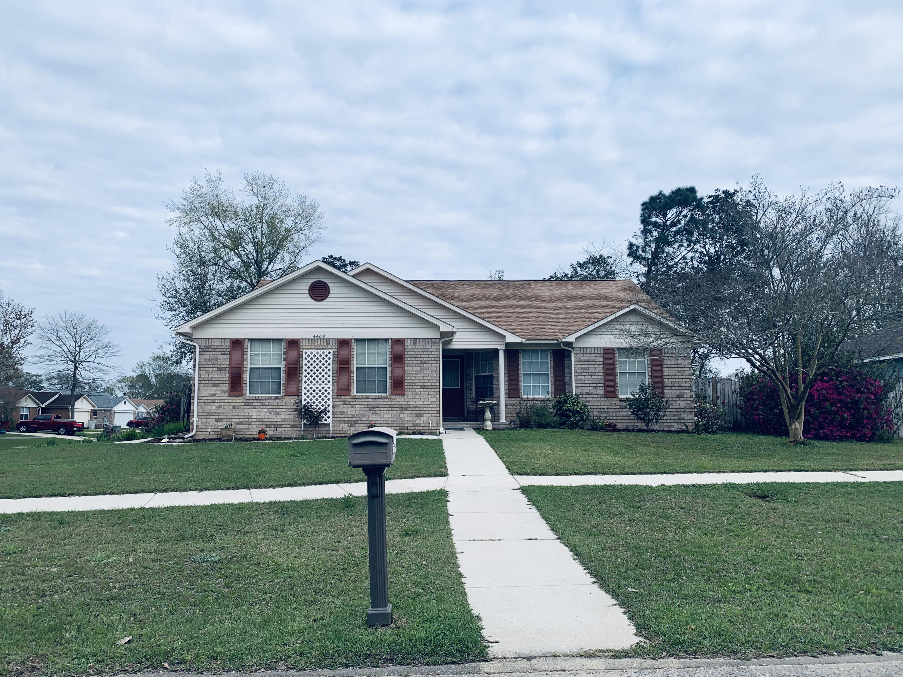 FSBO comp purposes onlyThis is a corner lot property that is landscaped. Some exterior features include Azalea bushes, Crepe Myrtle trees, Camellia Trees, and a mature Lemon Tree. The driveway is extended for space to fit RV or Boat and there is a two car garage. This home has vaulted ceilings, an attached Florida Room, updated granite countertops and a breakfast bar in the kitchen. The master bedroom has a tray ceiling and remote control operated ceiling fan and lighting system. Master Bath has two walk-in closets, a spa tub, and a separate shower. There are two septic tanks, a brand new roof, and the house is freshly painted. There is Patio right outside of the Florida room with plenty of space for outside dining and there is a brick fire pit that is also perfect for entertaining.