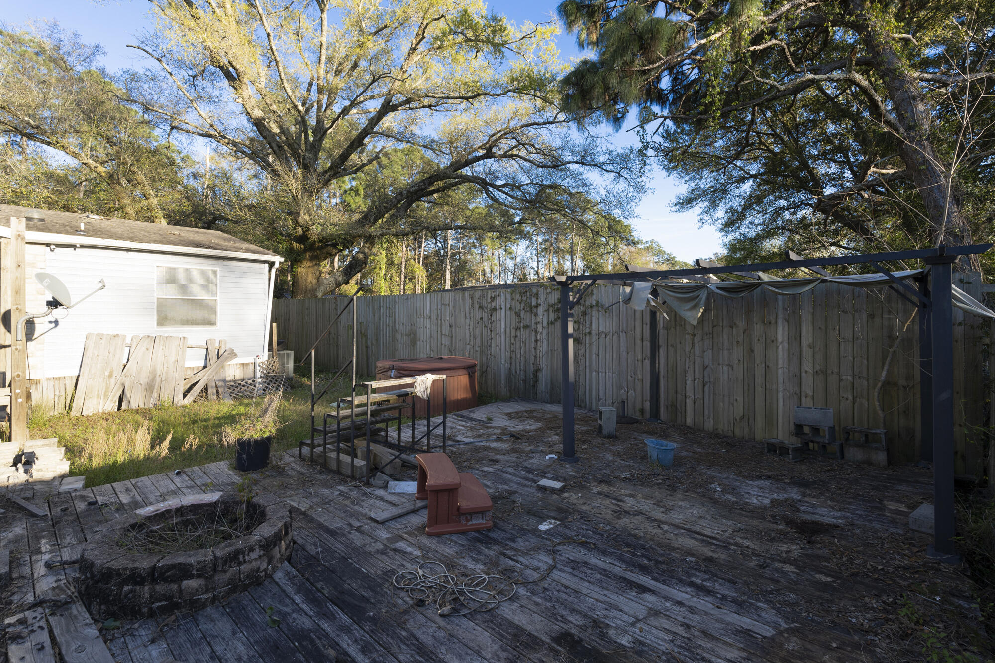 NO RECORDED SUBDIVISION - Residential