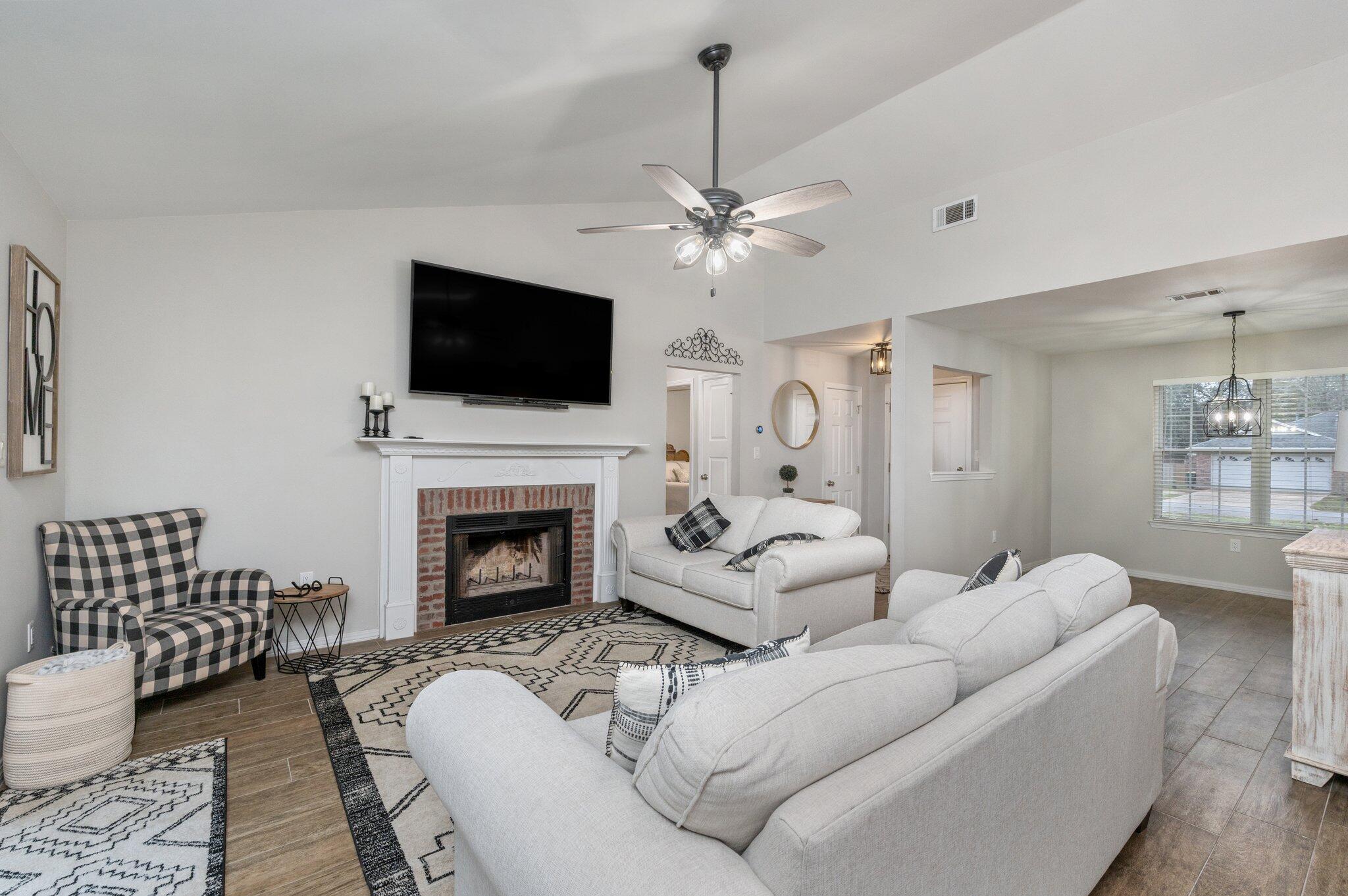 CHEROKEE BEND S/D - Residential