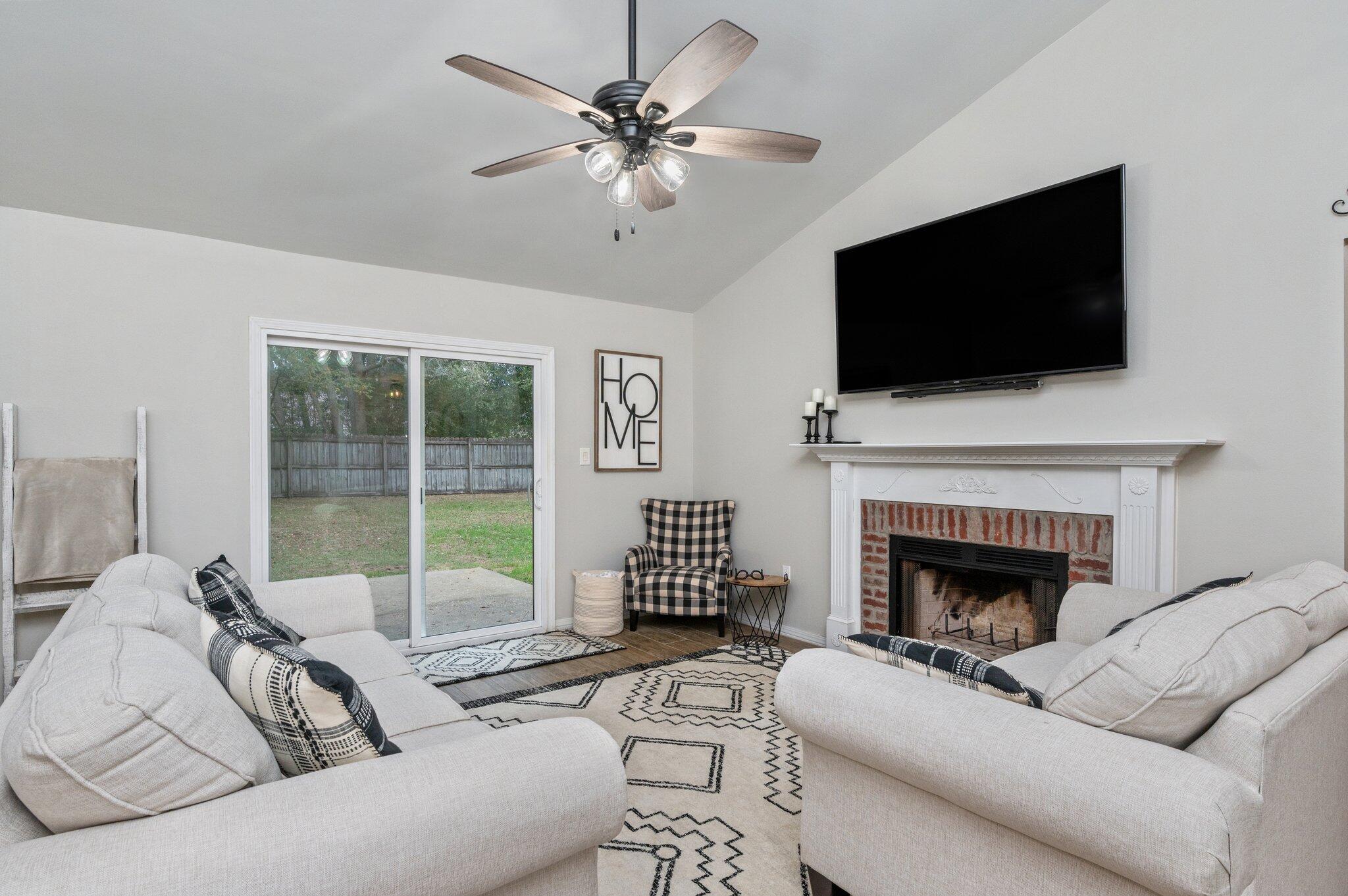 CHEROKEE BEND S/D - Residential