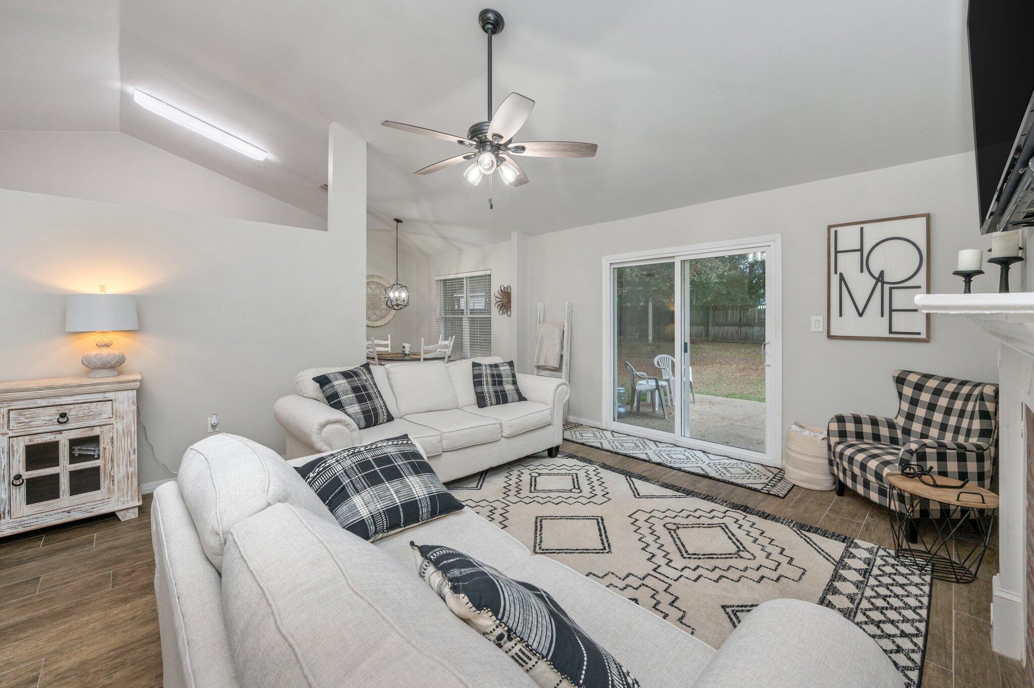 CHEROKEE BEND S/D - Residential