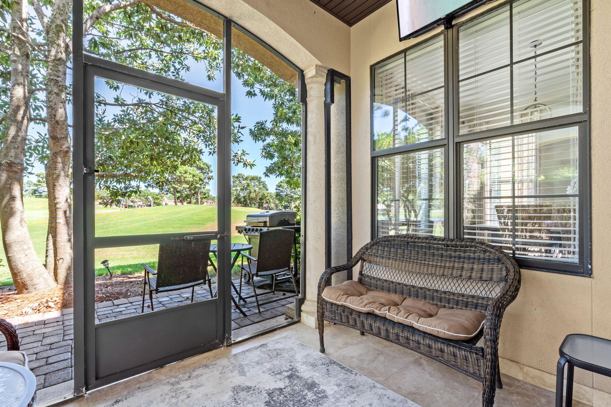 VILLA LAGO - Residential