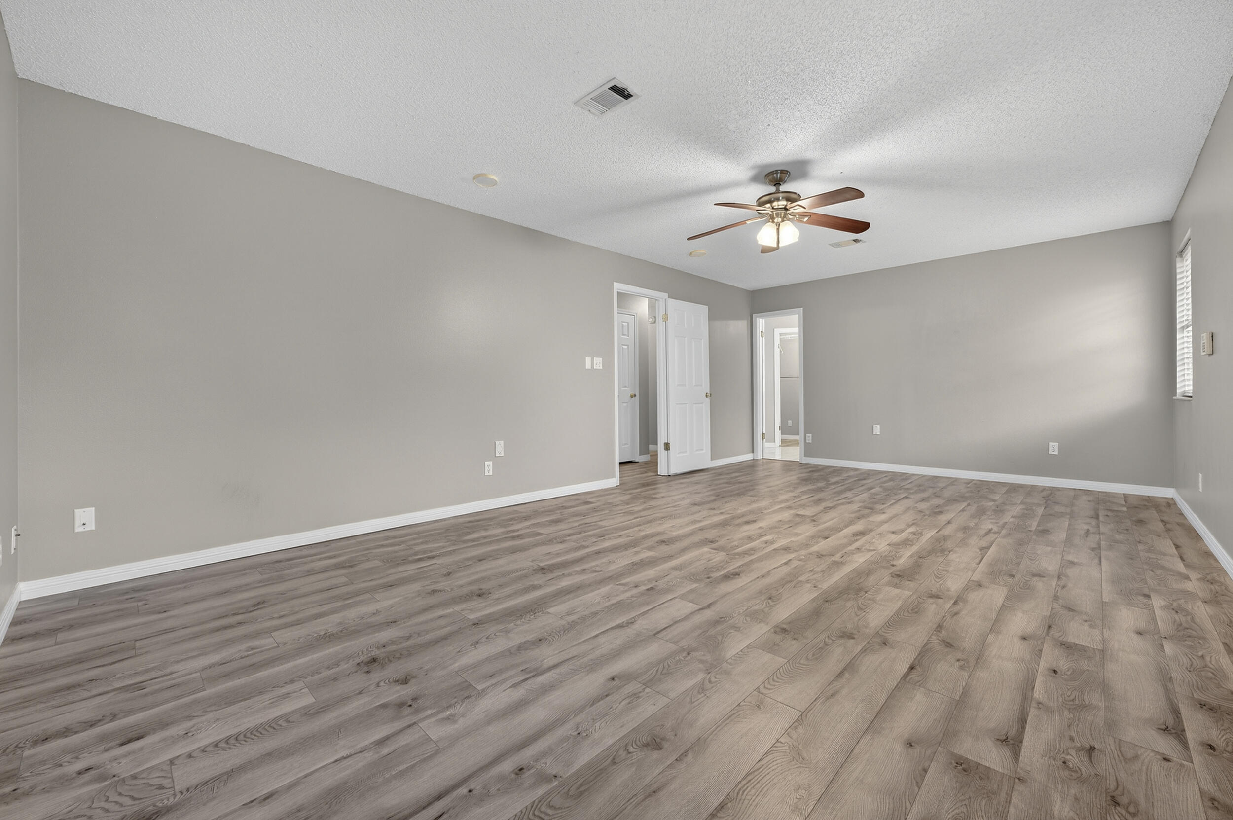 MARINERS COVE - Residential