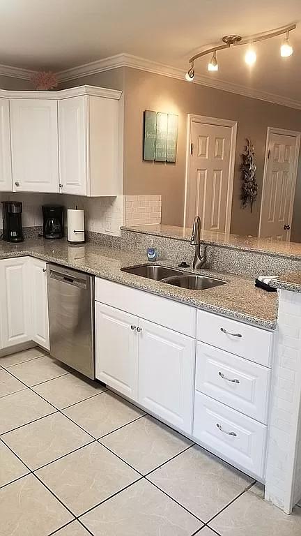 WOODLAND SHORES T/H PH 5 - Residential