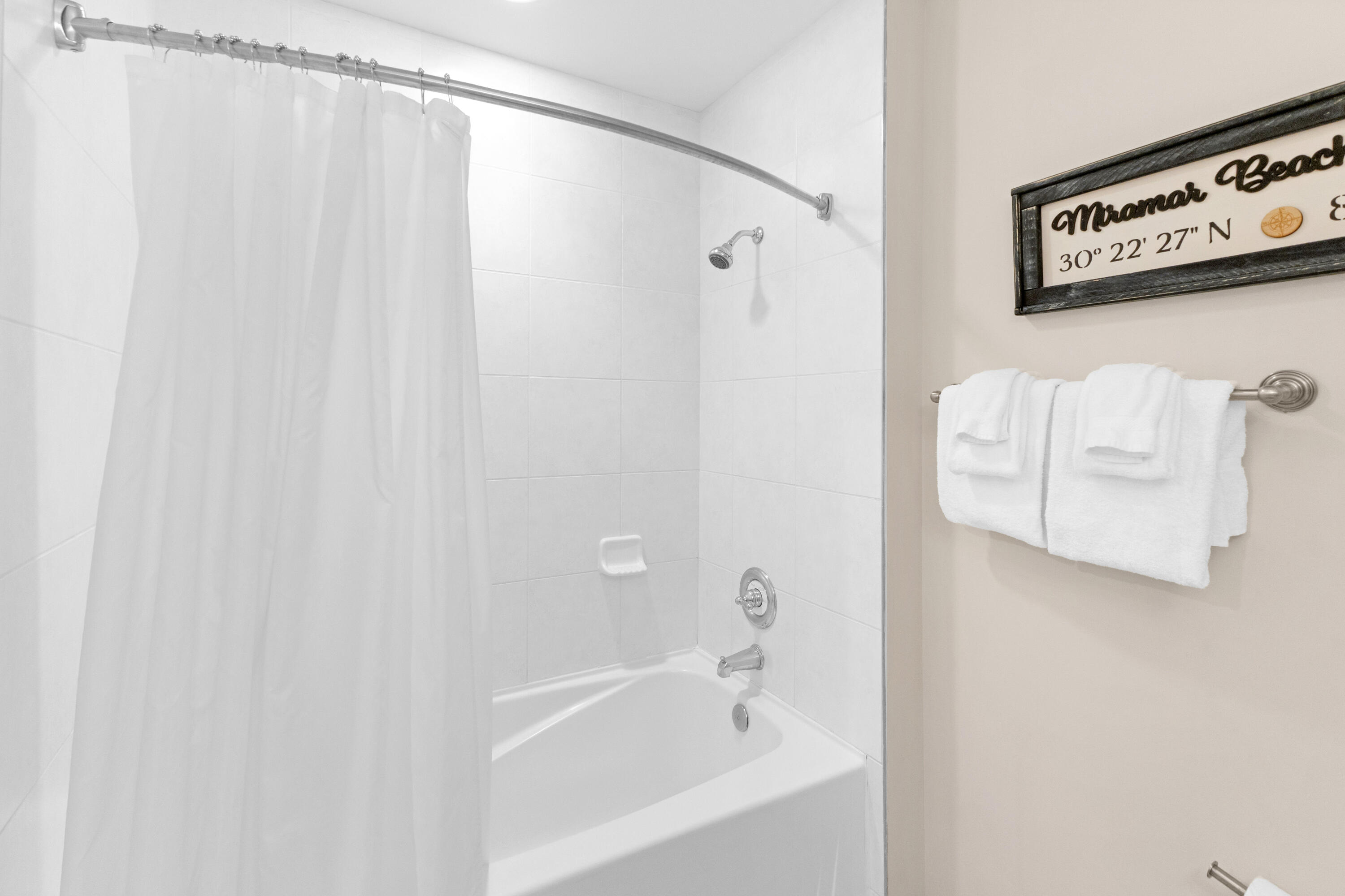 BAHIA CONDO - Residential