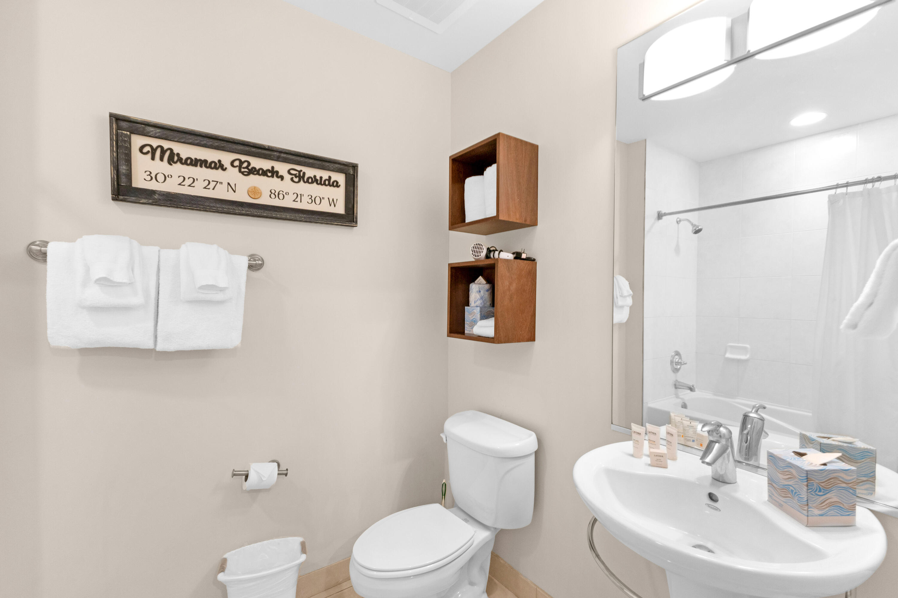 BAHIA CONDO - Residential