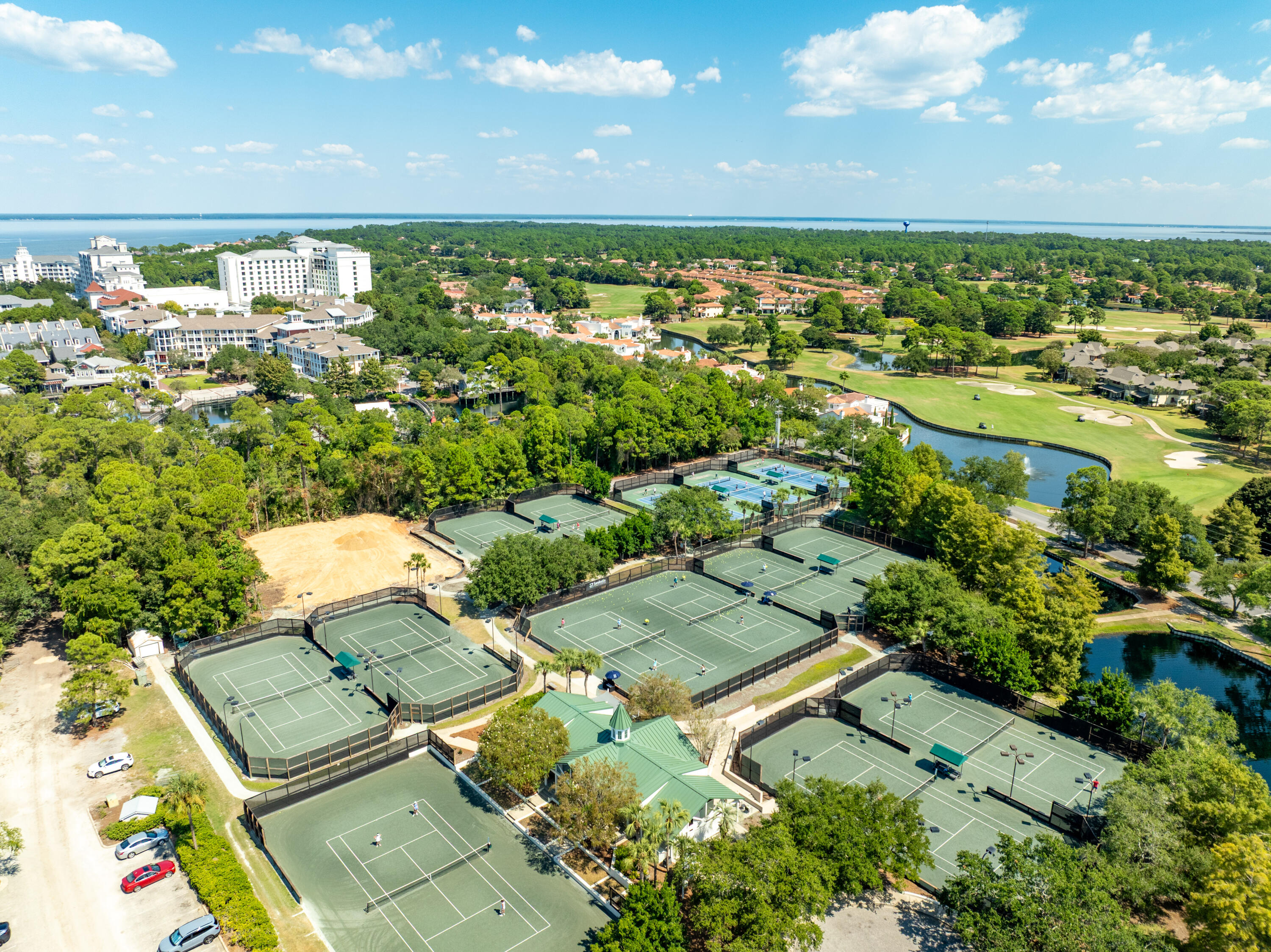BAHIA CONDO - Residential