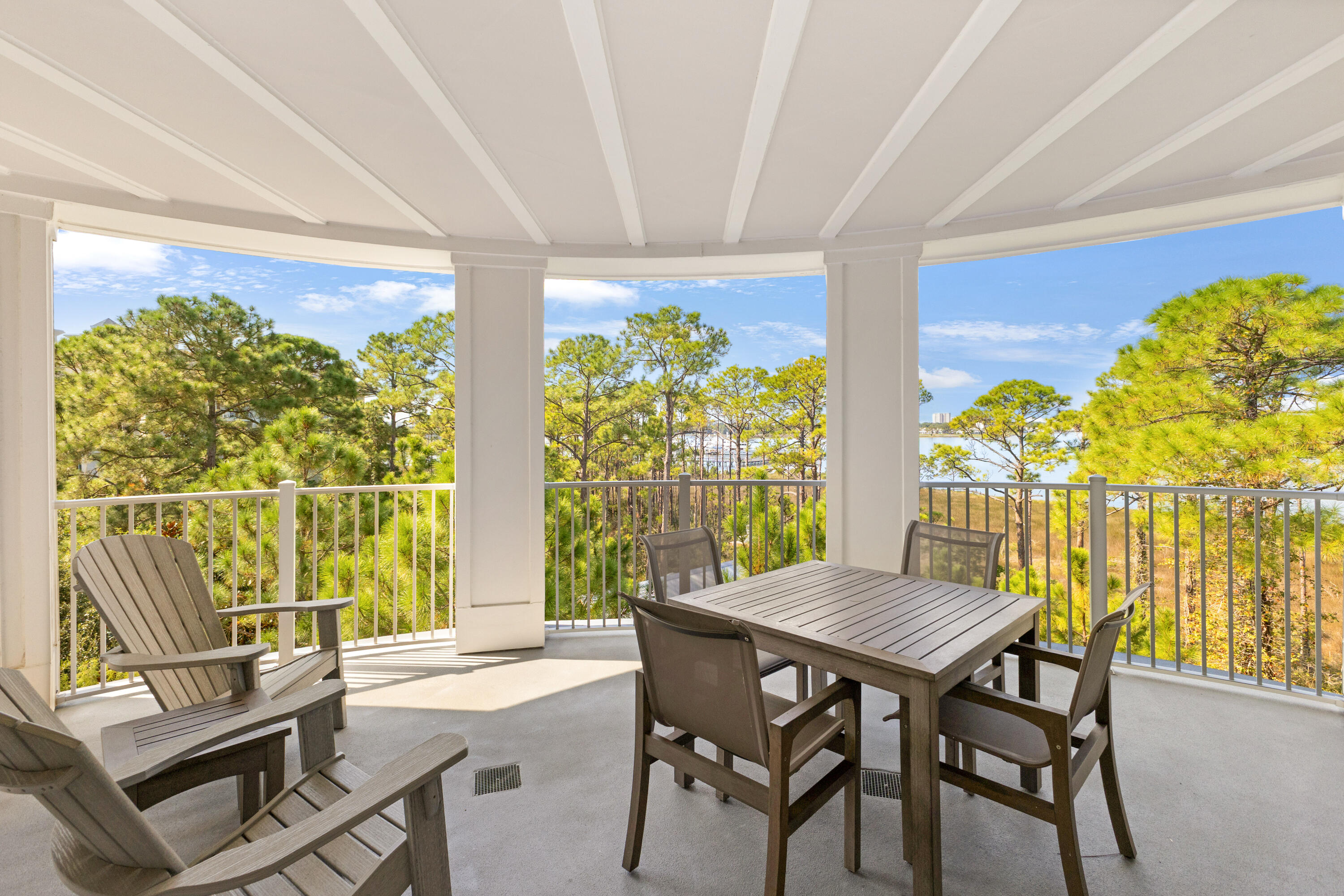 BAHIA CONDO - Residential