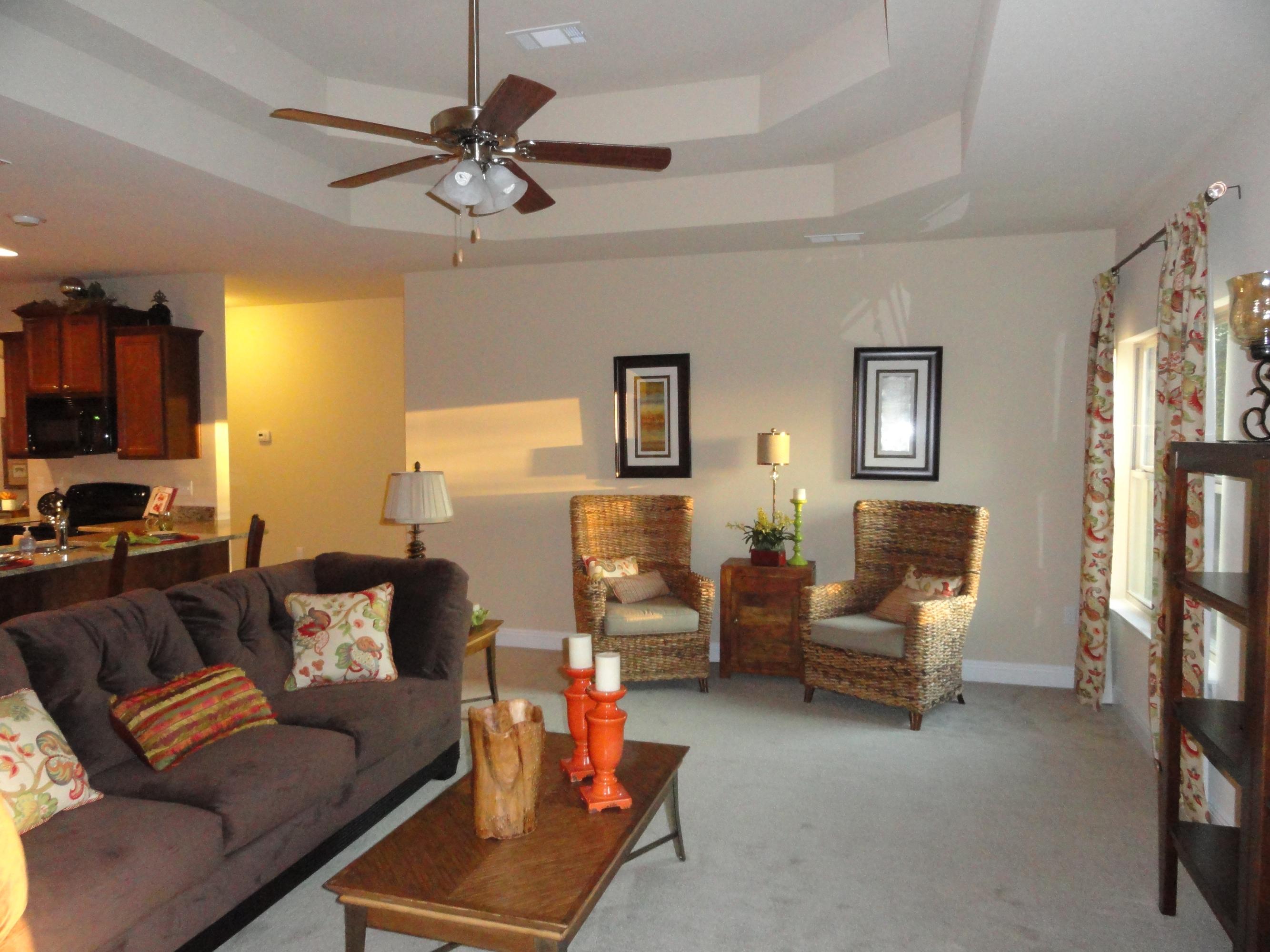 AUTUMN WOODS - Residential