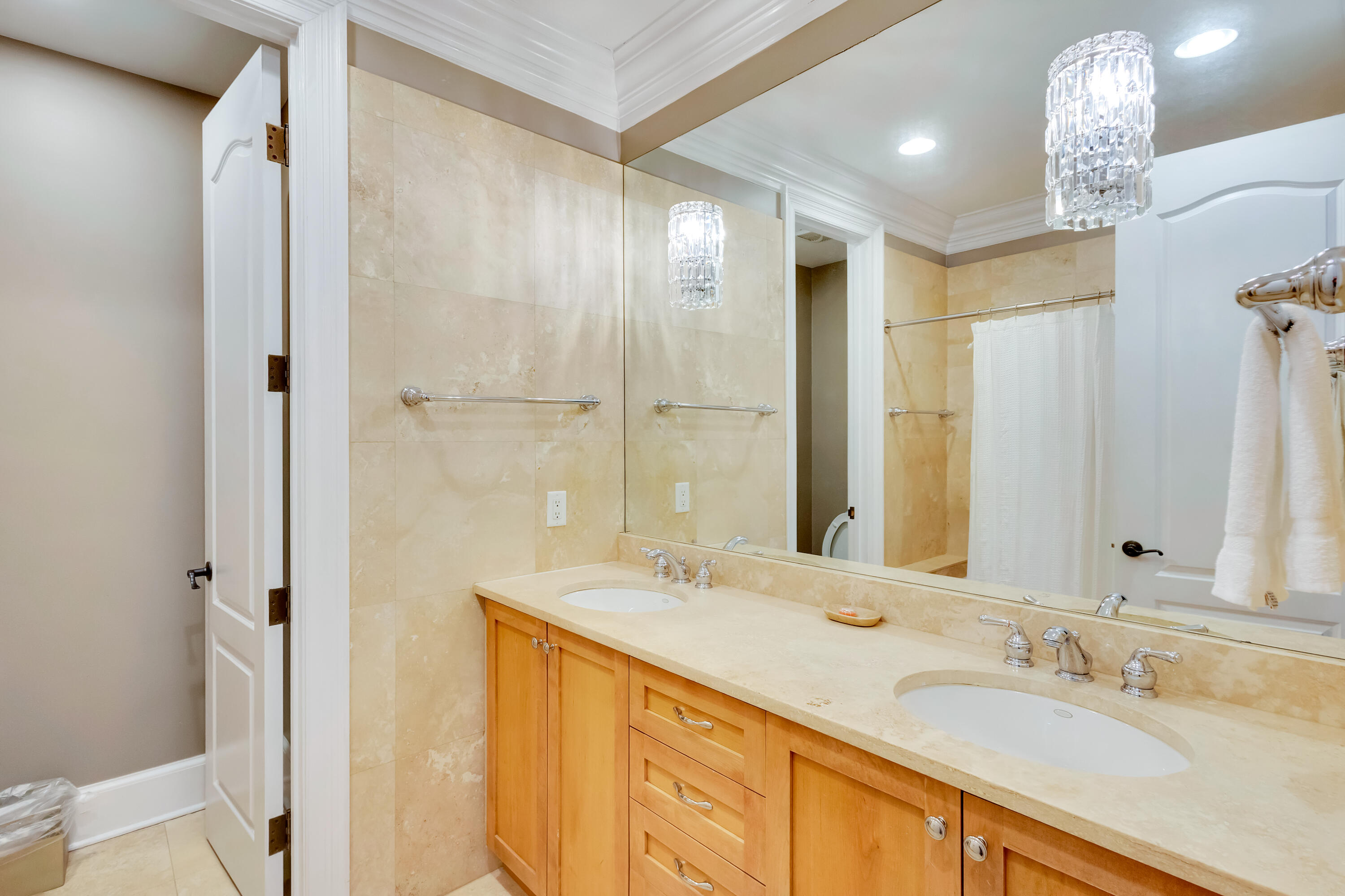 LE JARDIN - Residential Lease