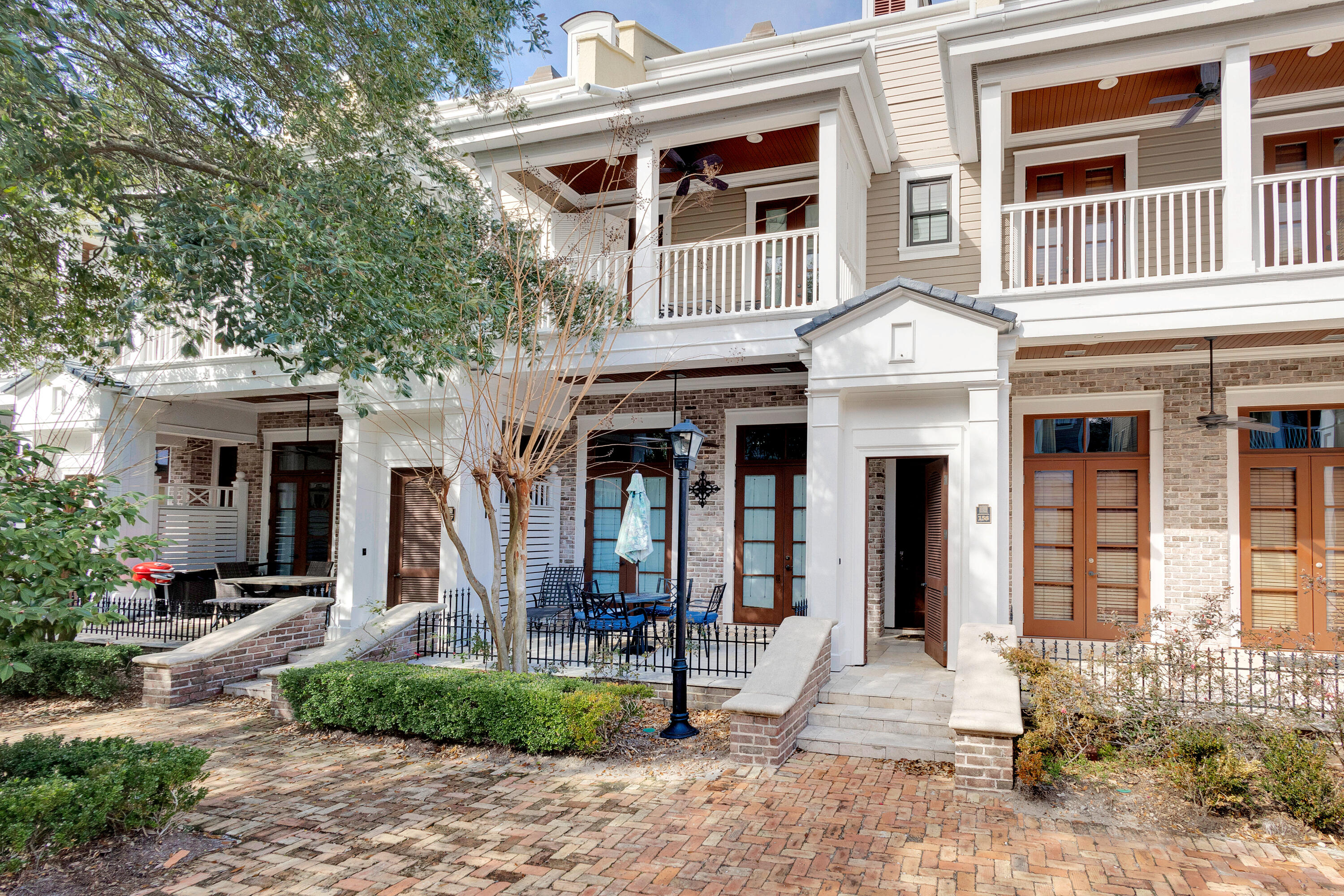 LE JARDIN - Residential Lease