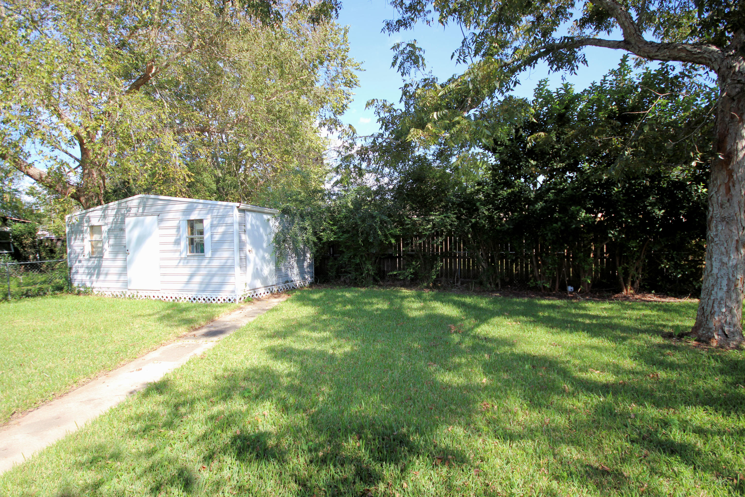 PINE MEADOWS - Residential