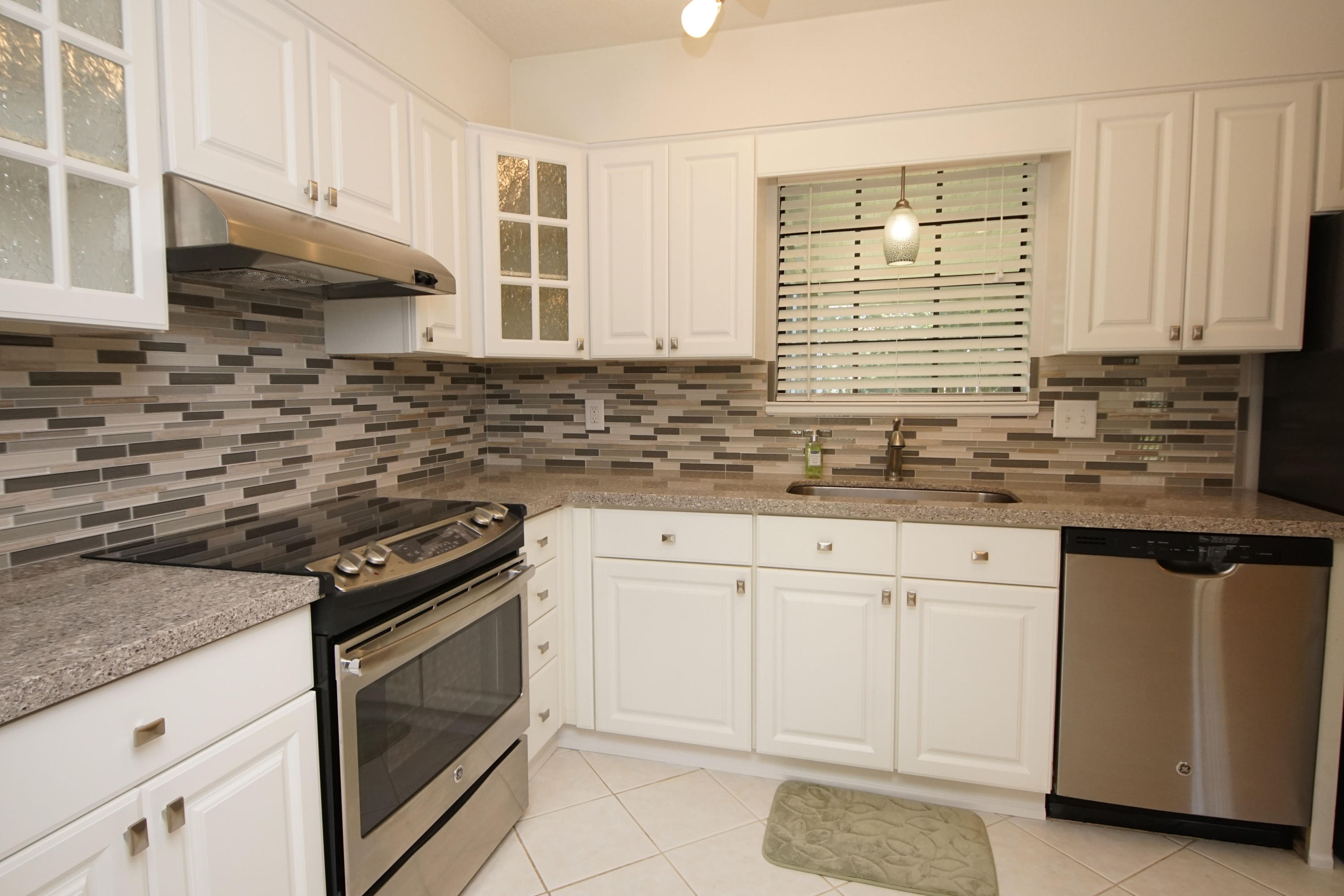 PINE MEADOWS - Residential