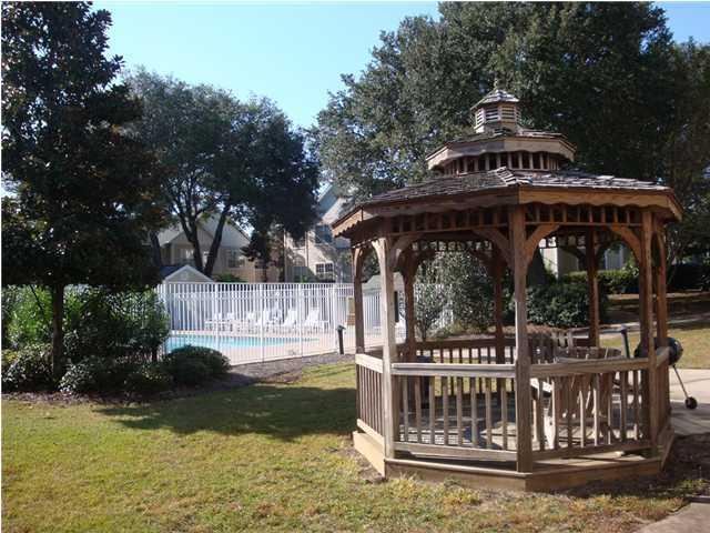 THE OAKS AT NICEVILLE - Residential