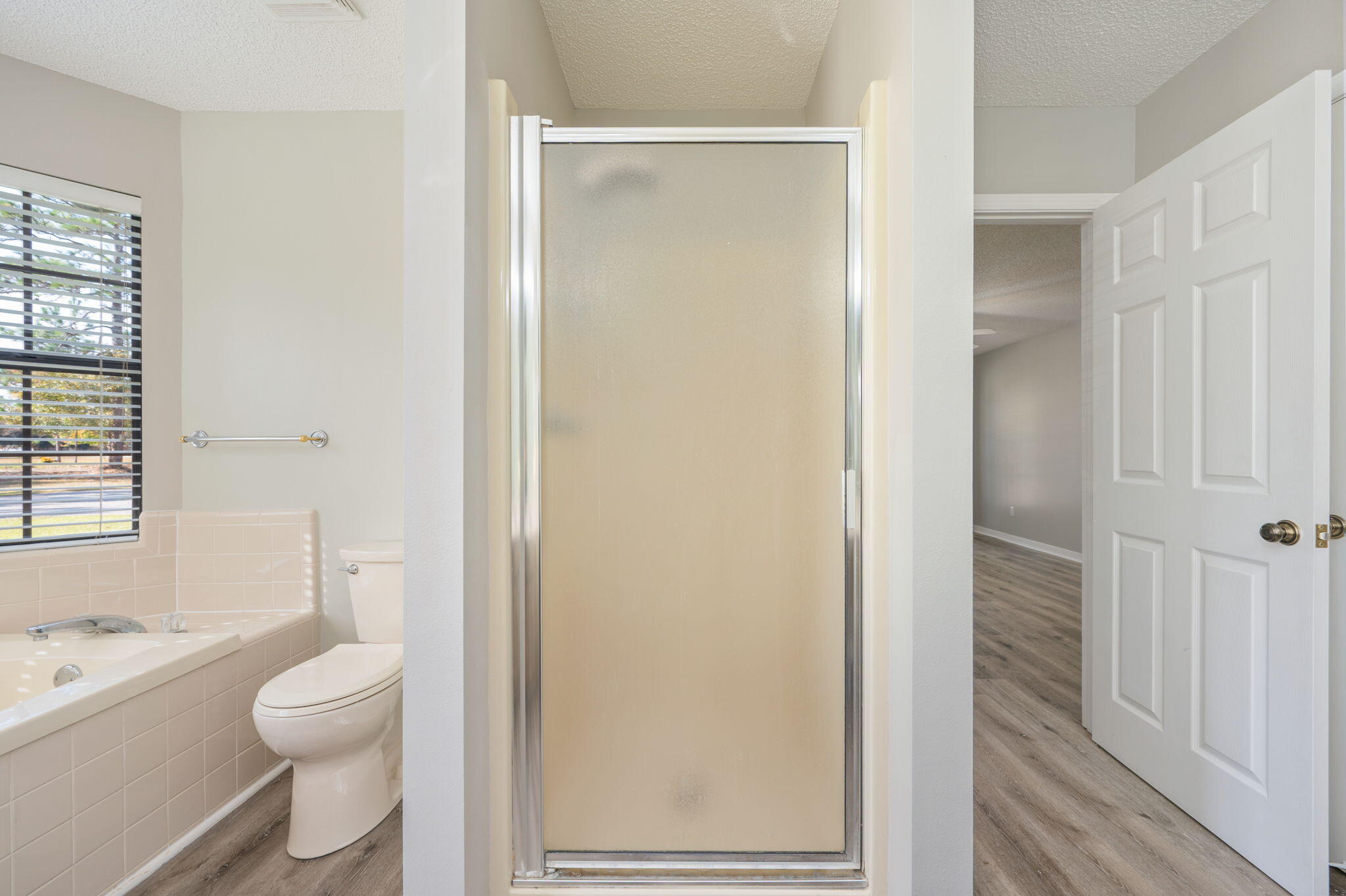 TEN LAKE ESTATES UNIT 1 - Residential Lease