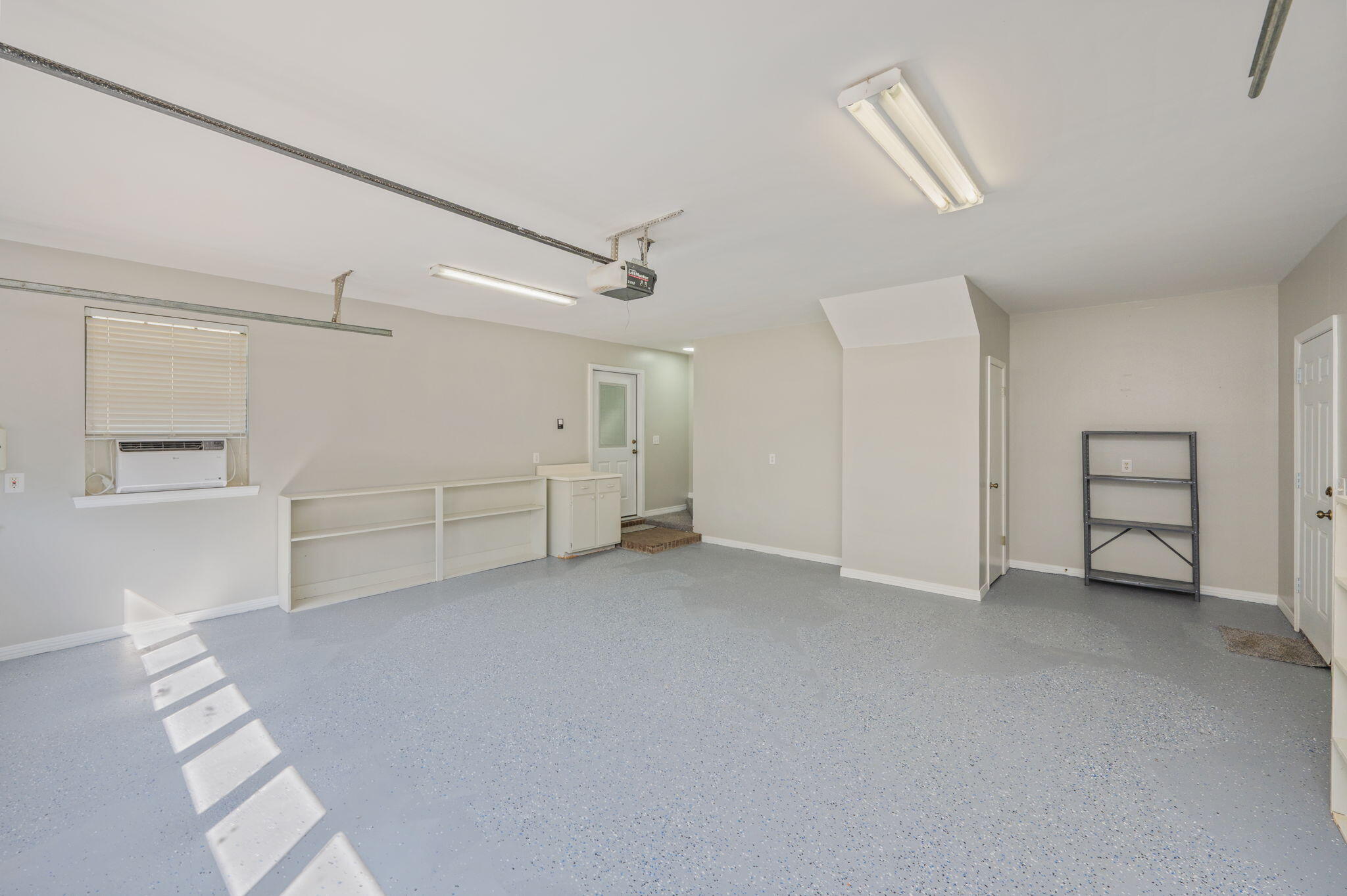 TEN LAKE ESTATES UNIT 1 - Residential Lease