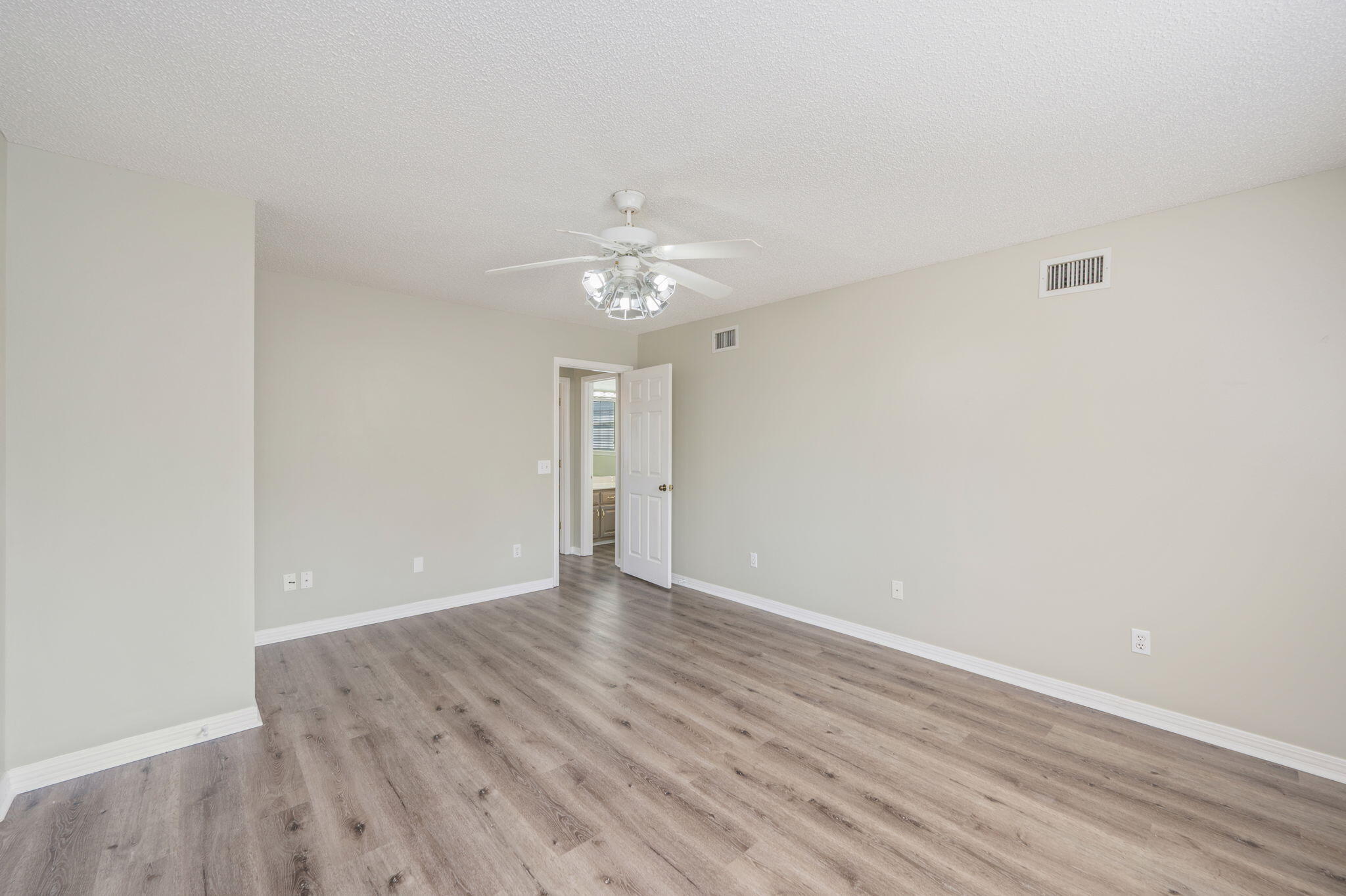 TEN LAKE ESTATES UNIT 1 - Residential Lease