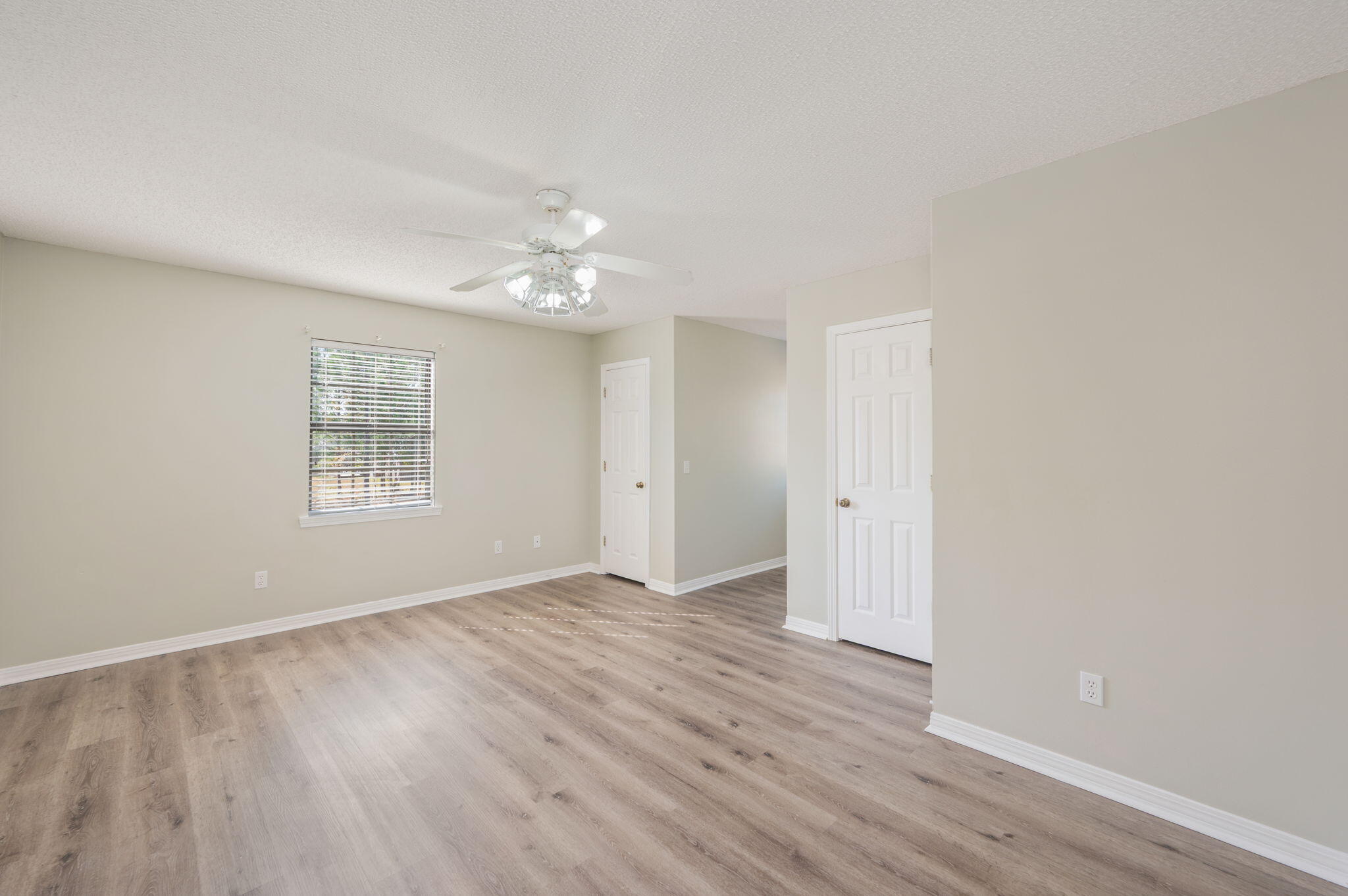 TEN LAKE ESTATES UNIT 1 - Residential Lease