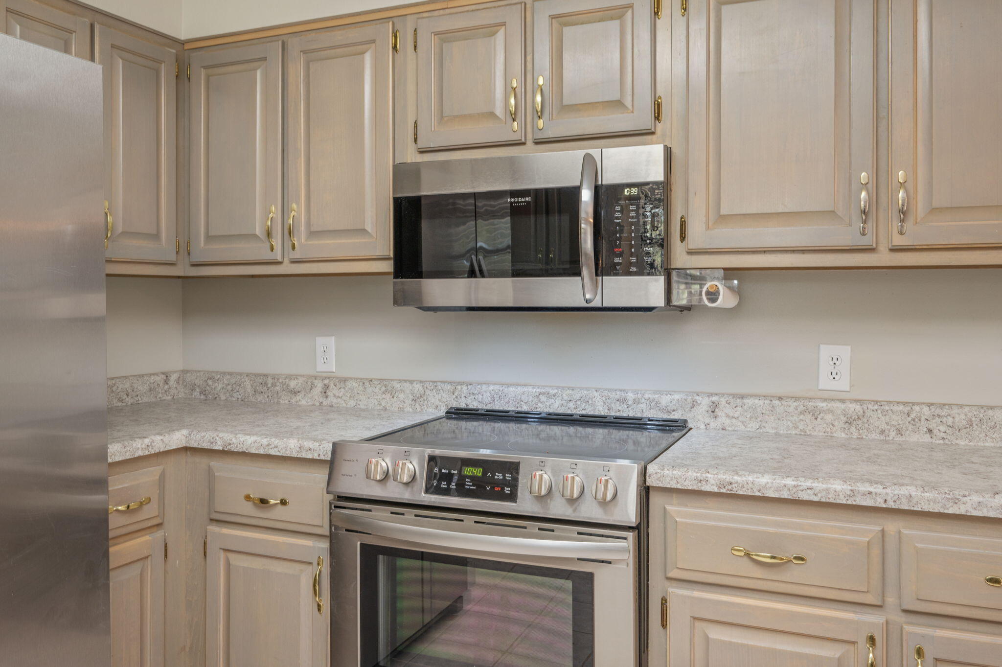 TEN LAKE ESTATES UNIT 1 - Residential Lease