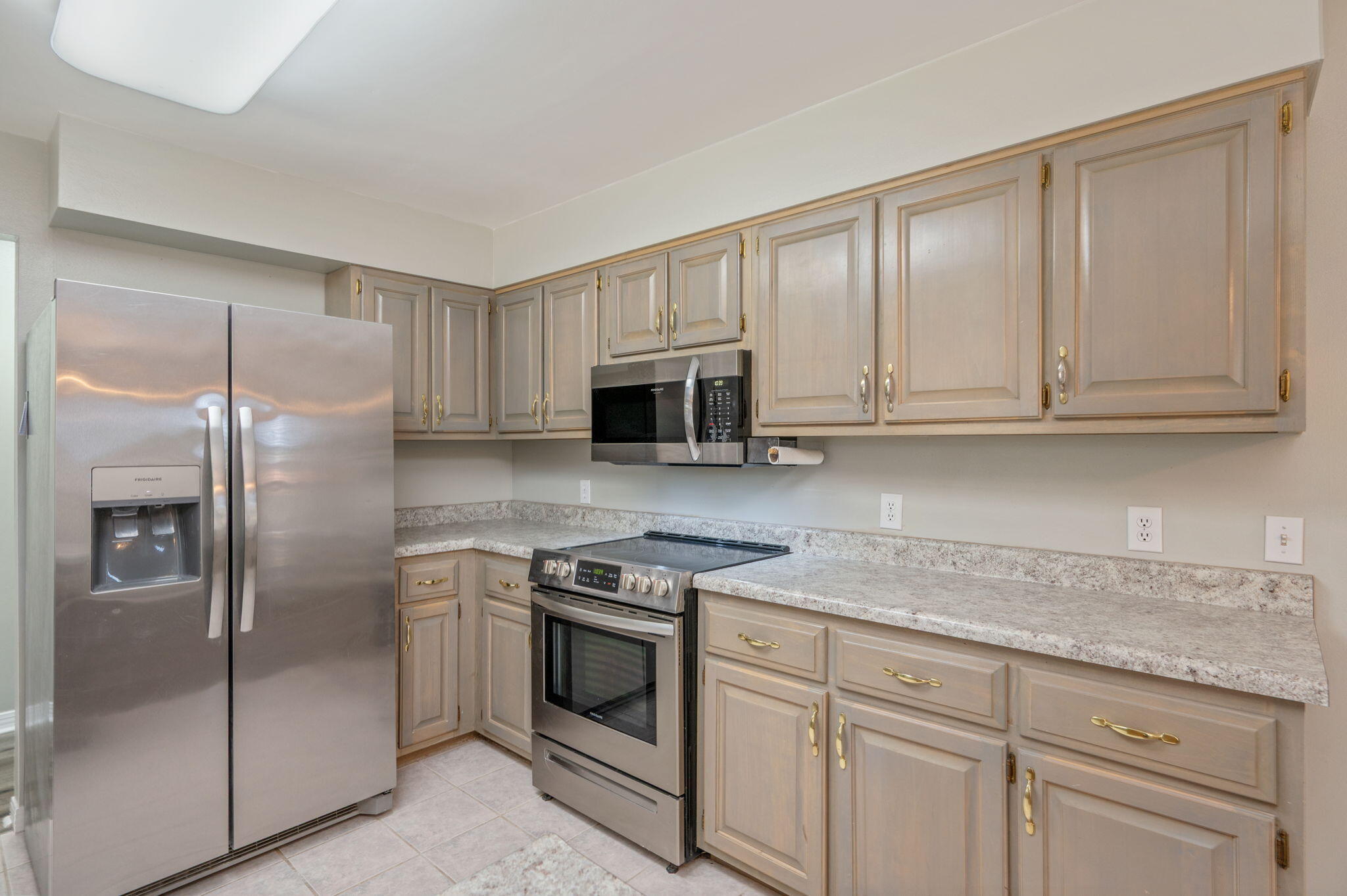 TEN LAKE ESTATES UNIT 1 - Residential Lease