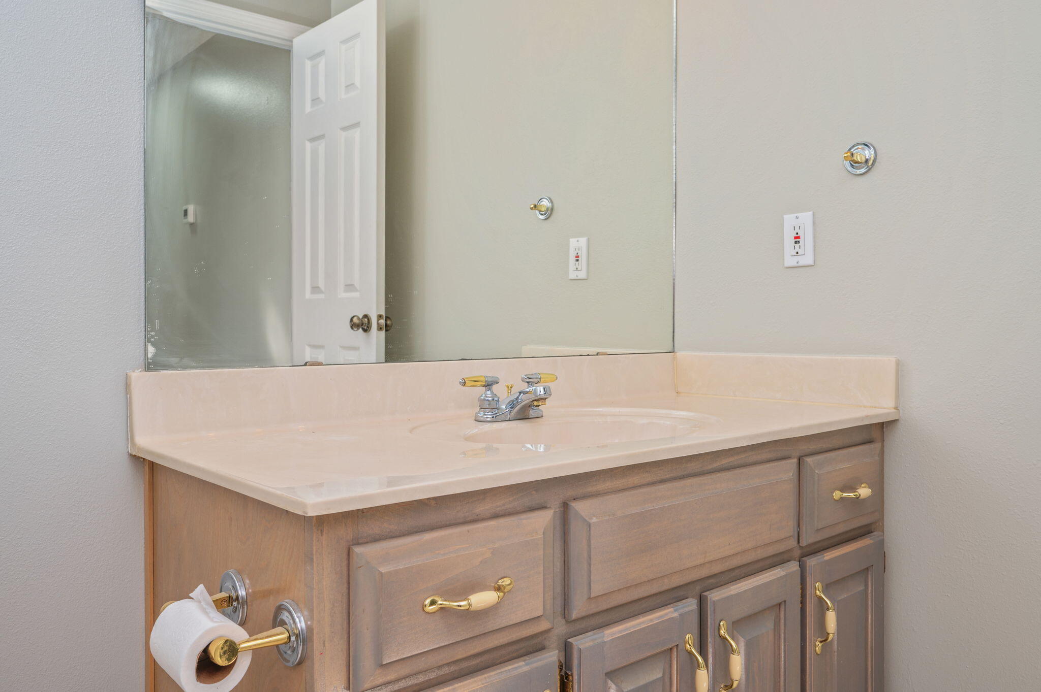 TEN LAKE ESTATES UNIT 1 - Residential Lease