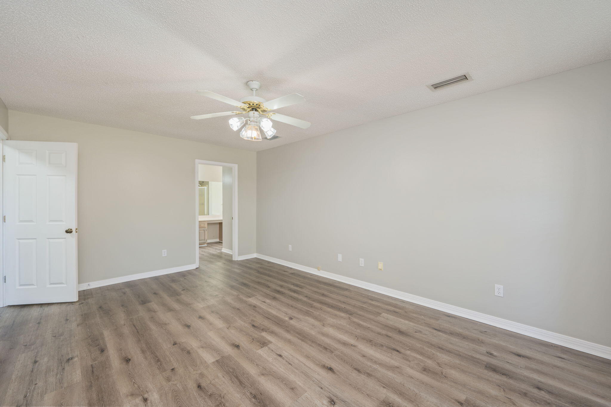 TEN LAKE ESTATES UNIT 1 - Residential Lease