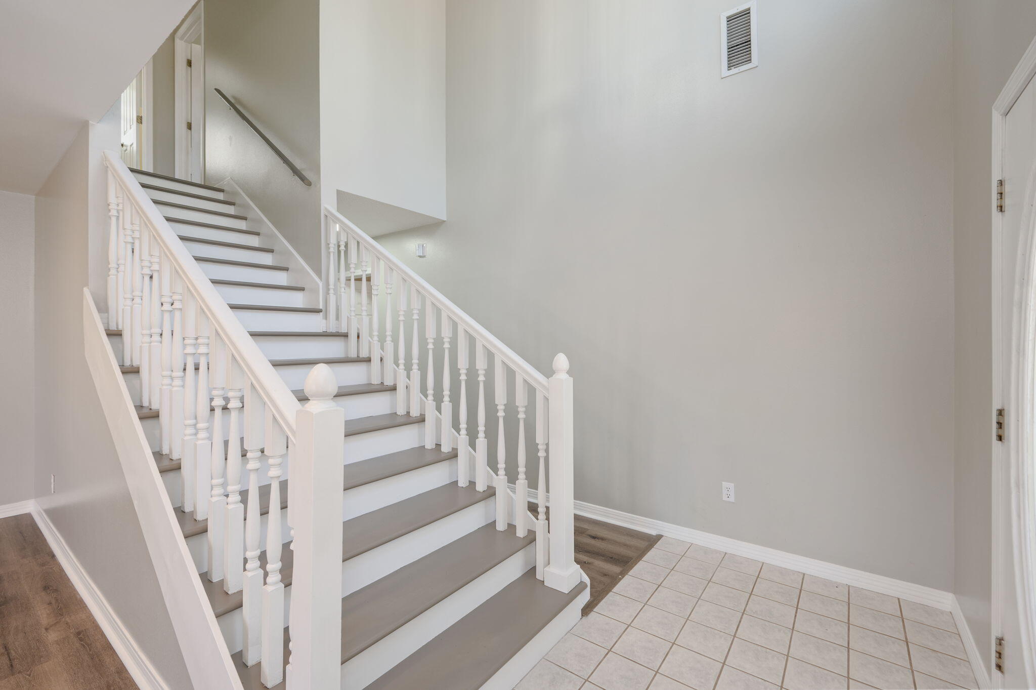 TEN LAKE ESTATES UNIT 1 - Residential Lease