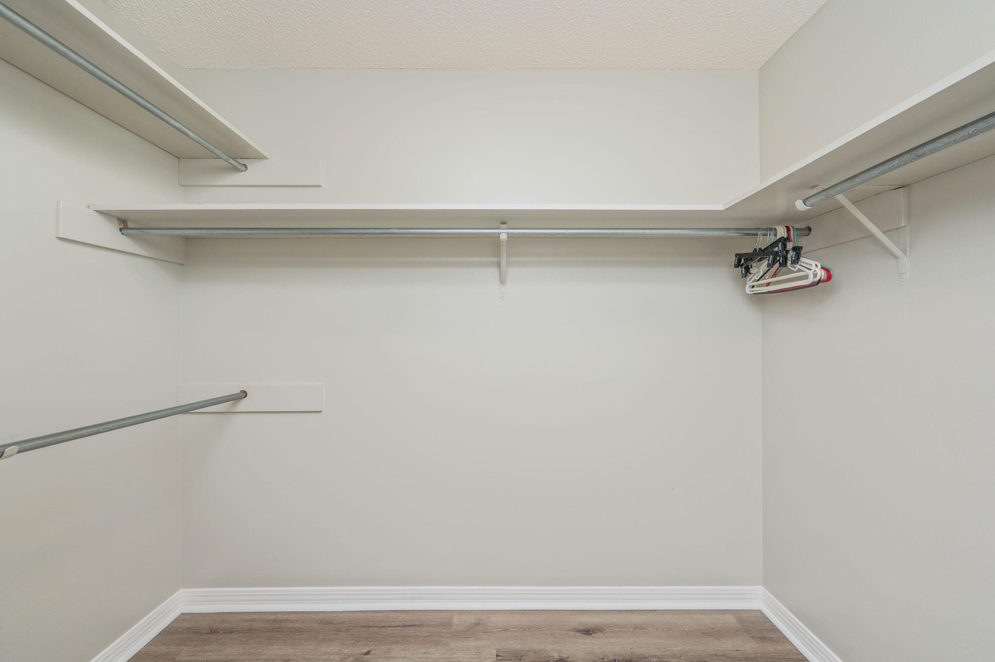 TEN LAKE ESTATES UNIT 1 - Residential Lease