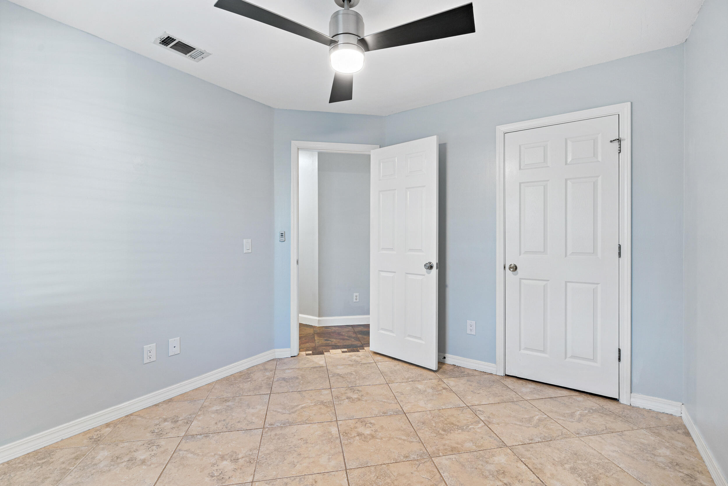COUNTRY BREEZE ESTATES - Residential
