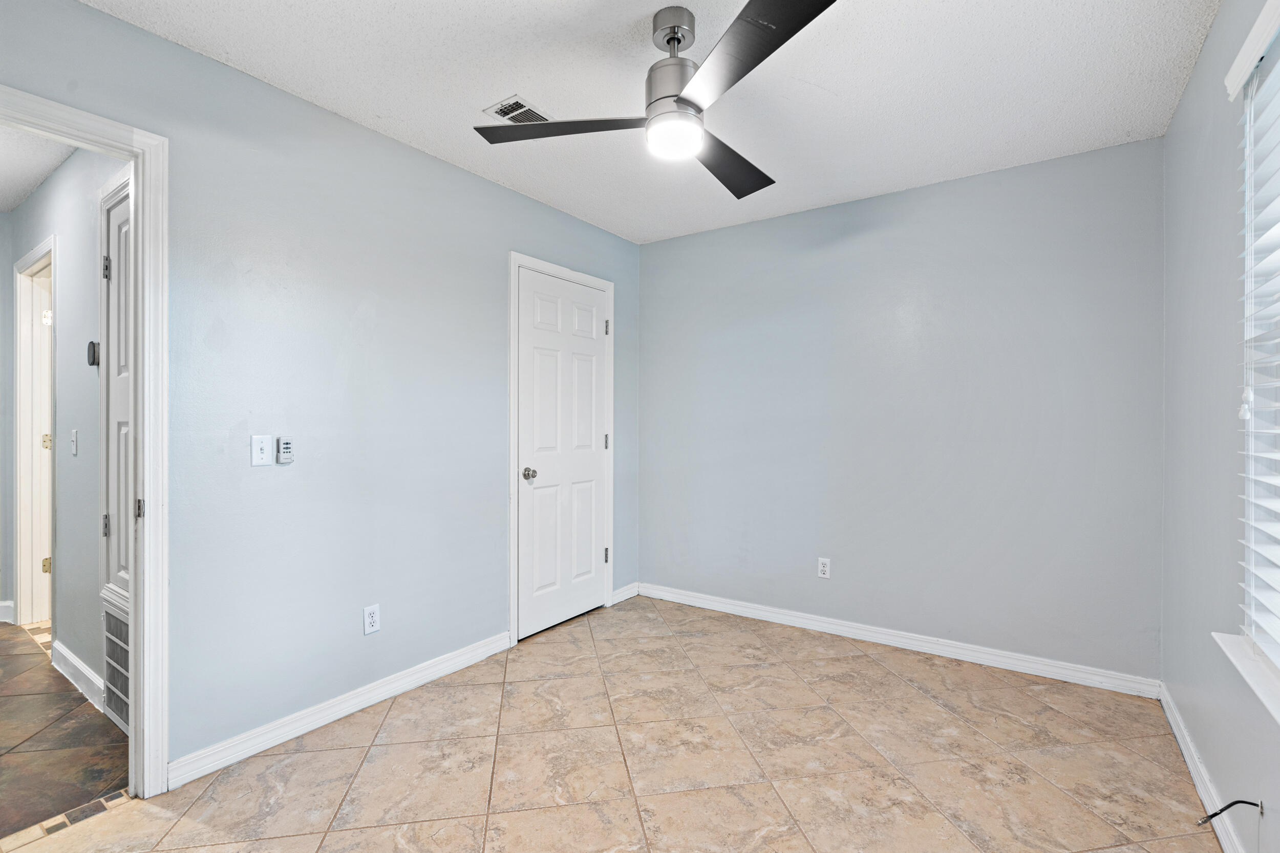 COUNTRY BREEZE ESTATES - Residential