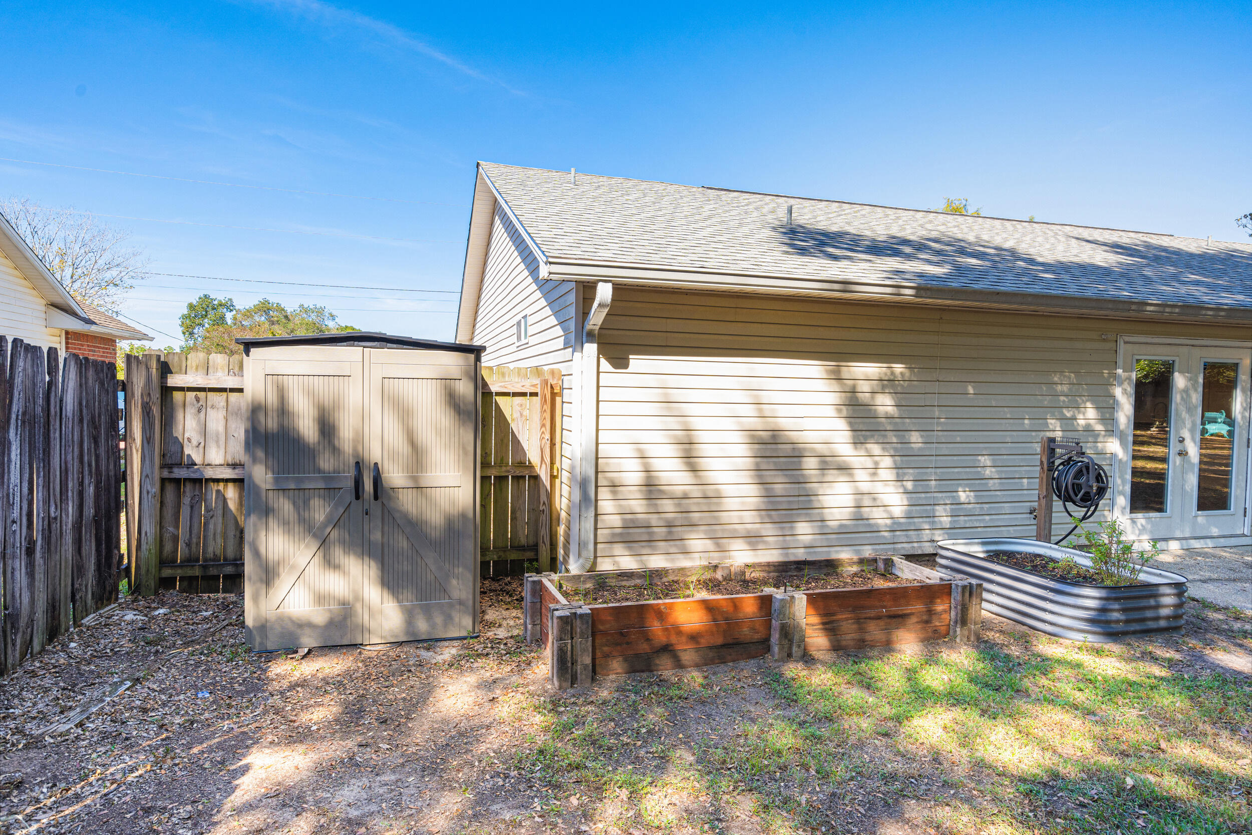 COUNTRY BREEZE ESTATES - Residential