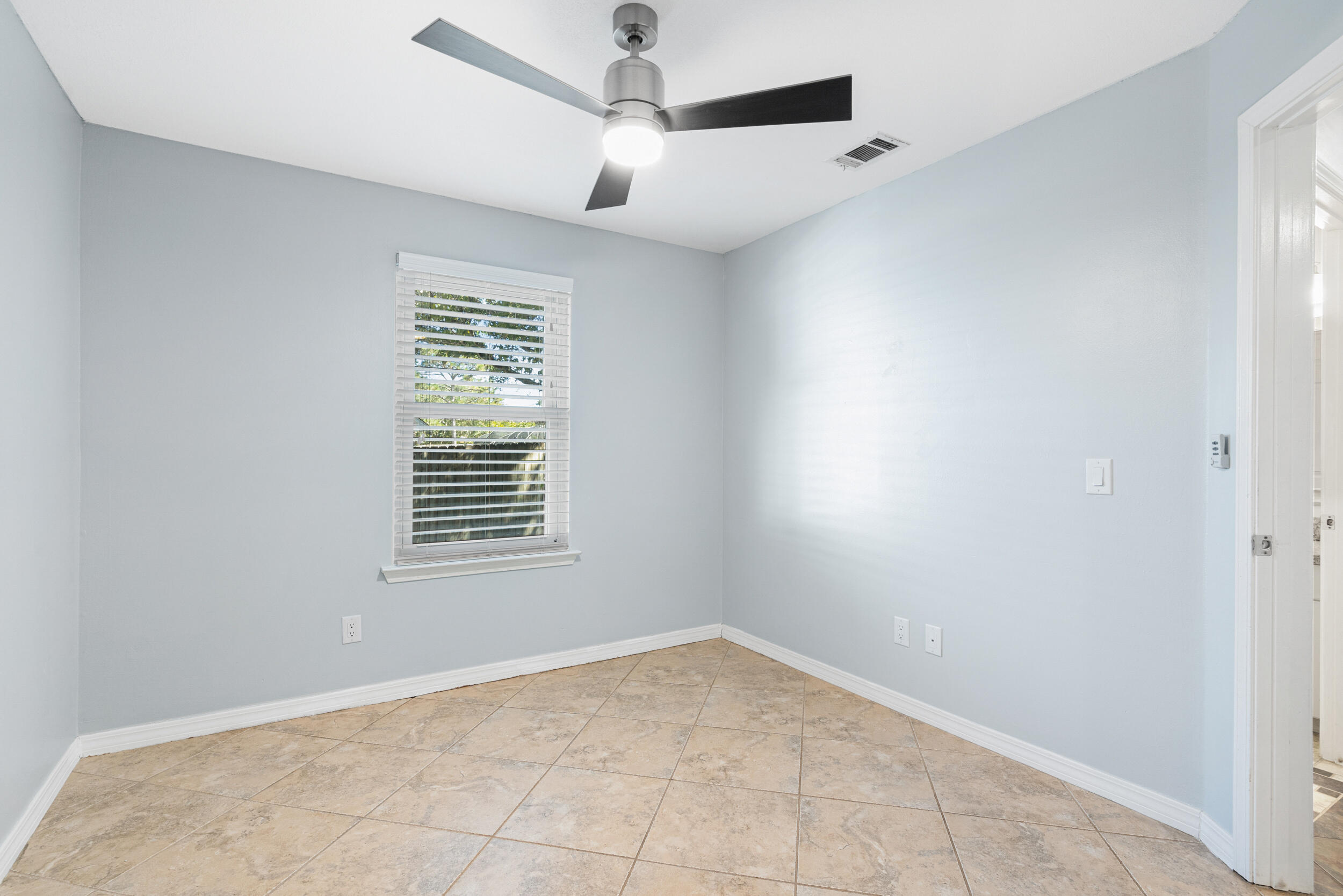 COUNTRY BREEZE ESTATES - Residential